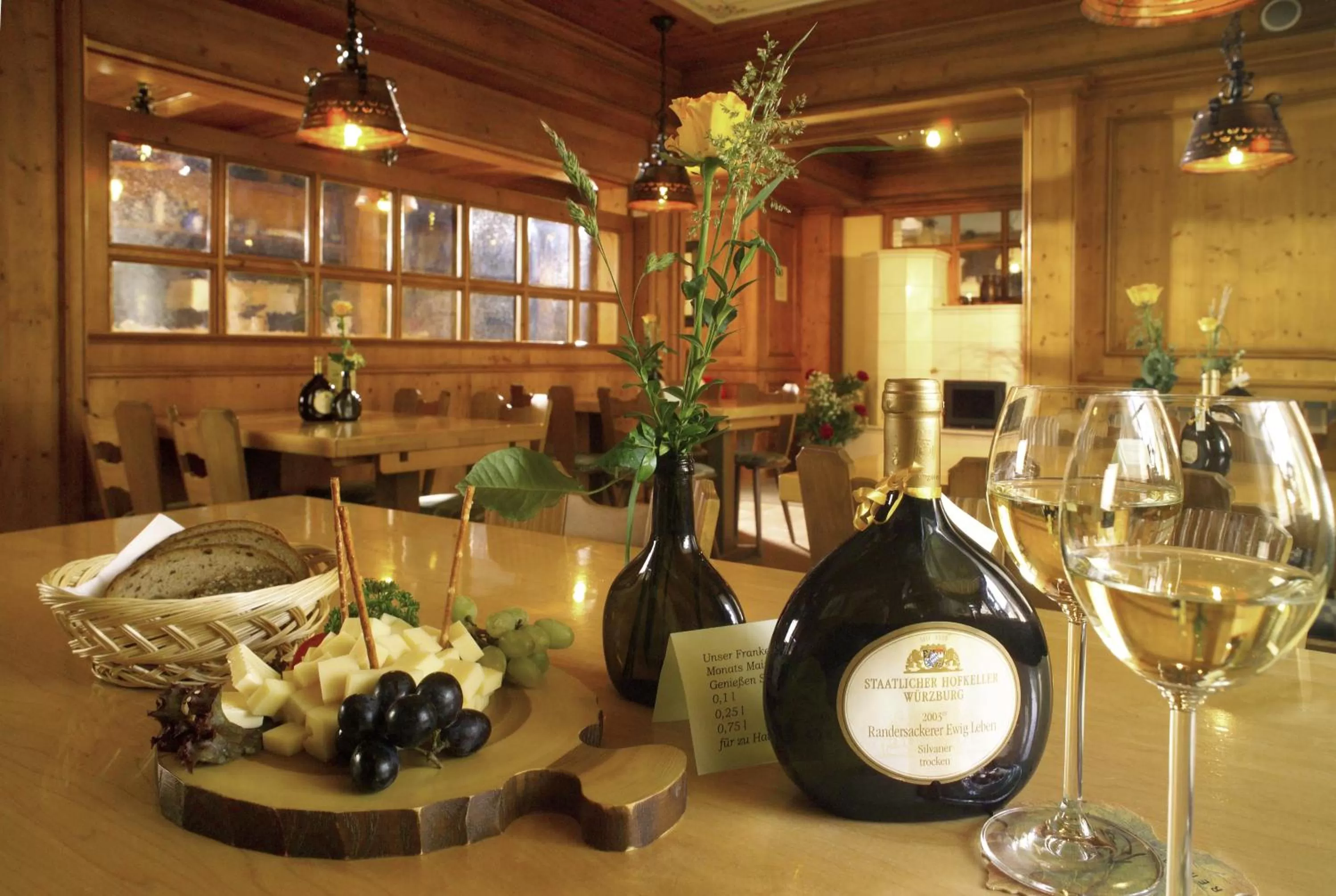 Restaurant/places to eat in AKZENT Hotel Krone