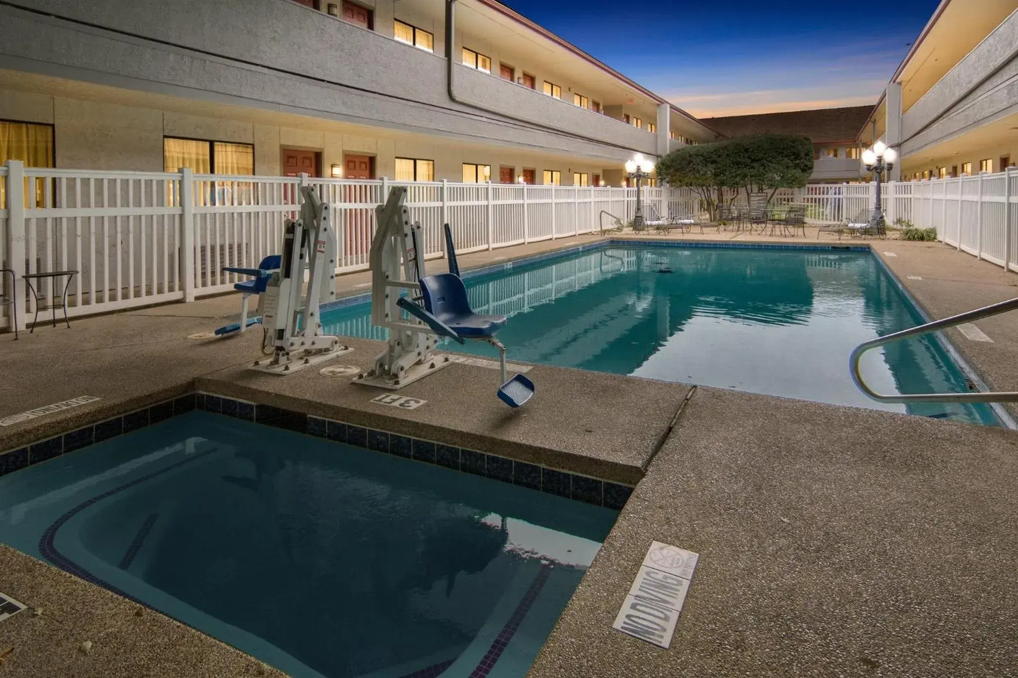 Swimming Pool in Red Roof Inn & Suites Irving - DFW Airport South