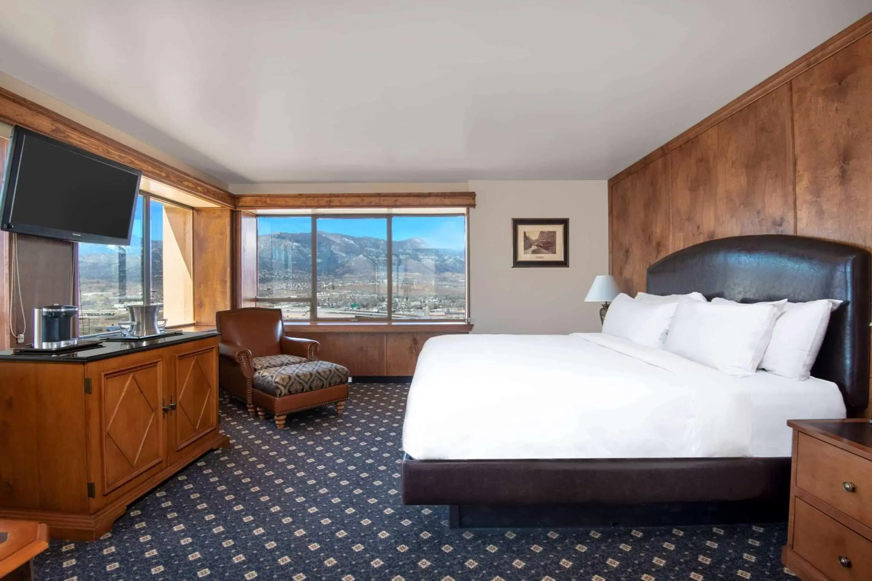 Photo of the whole room, Bed in The Antlers, a Wyndham Hotel Photo of the whole room, Bed in The Antlers, a Wyndham Hotel
