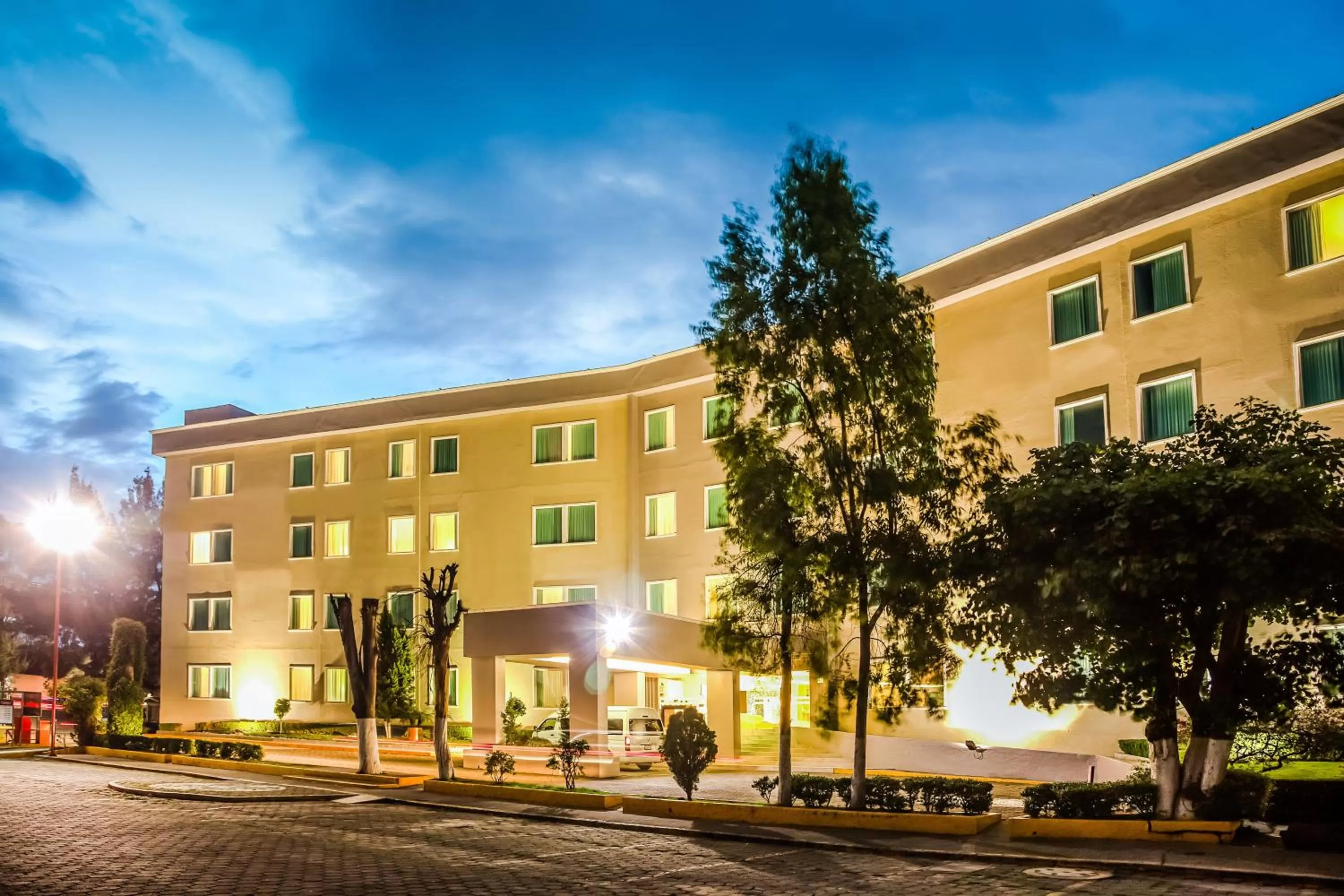 Property building in Fiesta Inn Perinorte