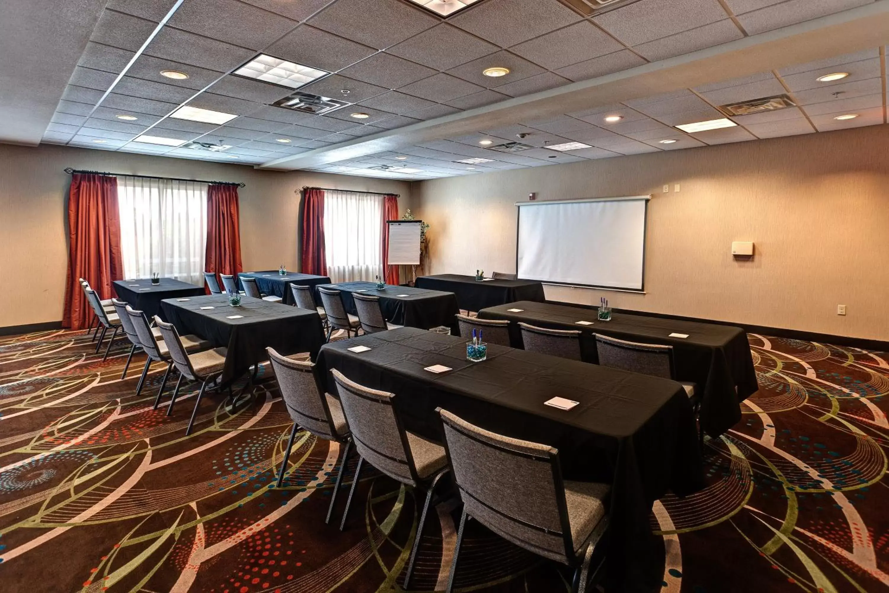 Meeting/conference room in Holiday Inn Express Northwest Maize, an IHG Hotel