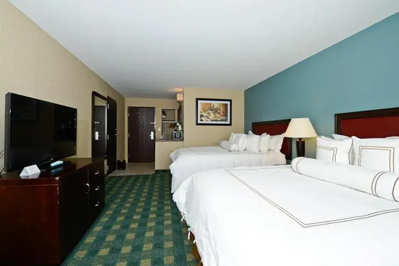 Queen Room with Two Queen Beds - Non-Smoking in Causeway Bay Hotel Queen Room with Two Queen Beds - Non-Smoking in Causeway Bay Hotel