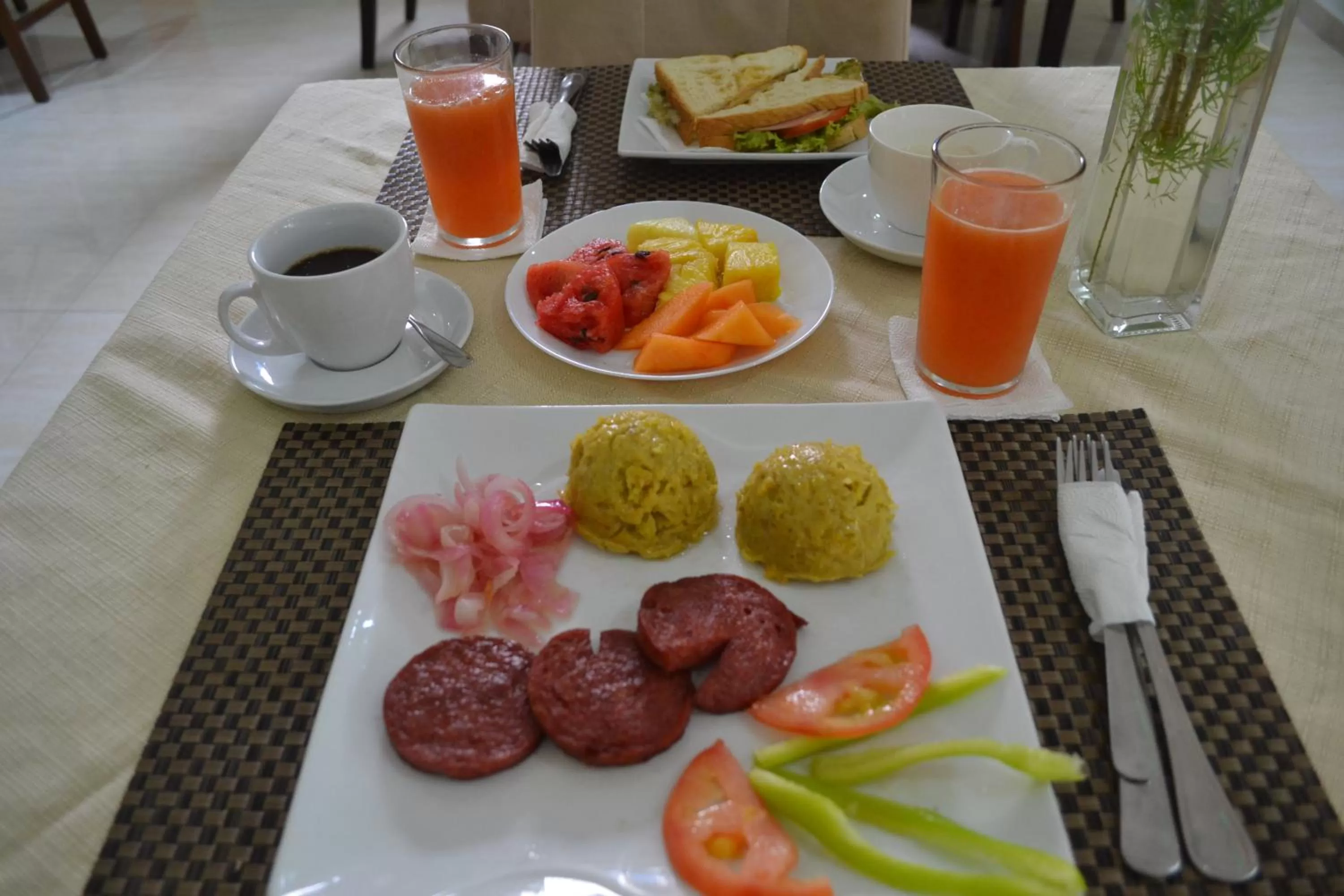 Breakfast in Hotel Renacer
