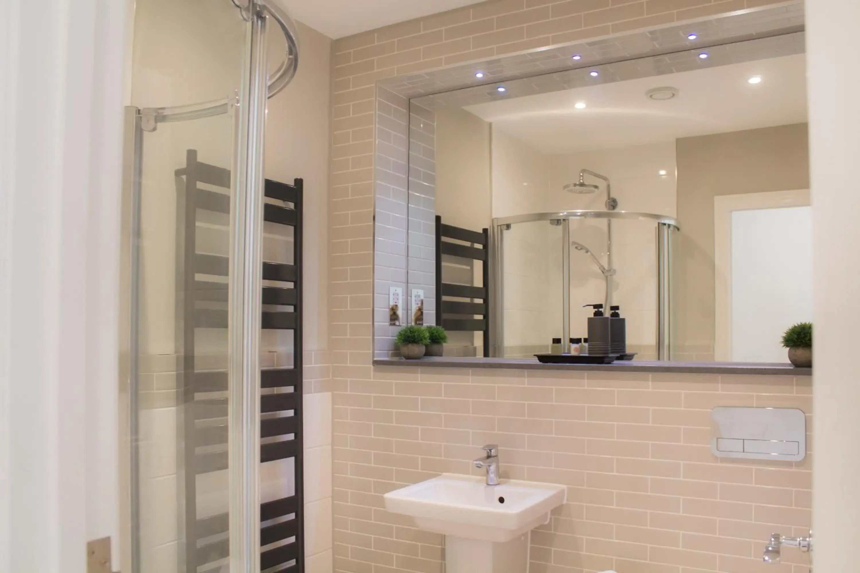 Bathroom in Townhouse of Bath