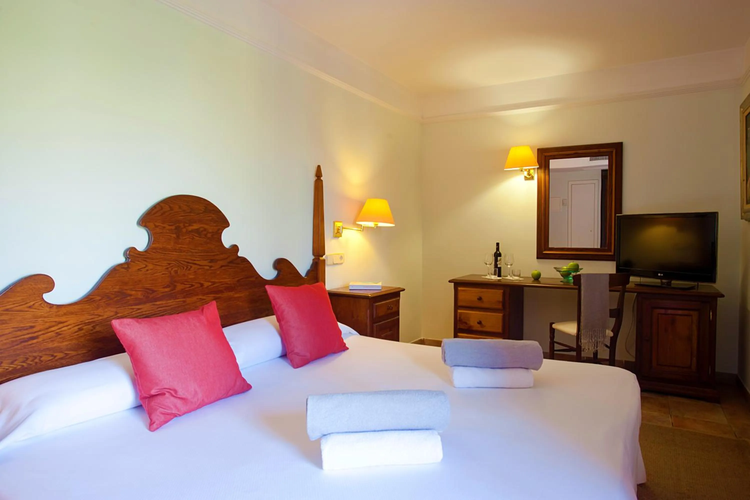 Bed in Hotel Cala Sant Vicenç - Adults Only