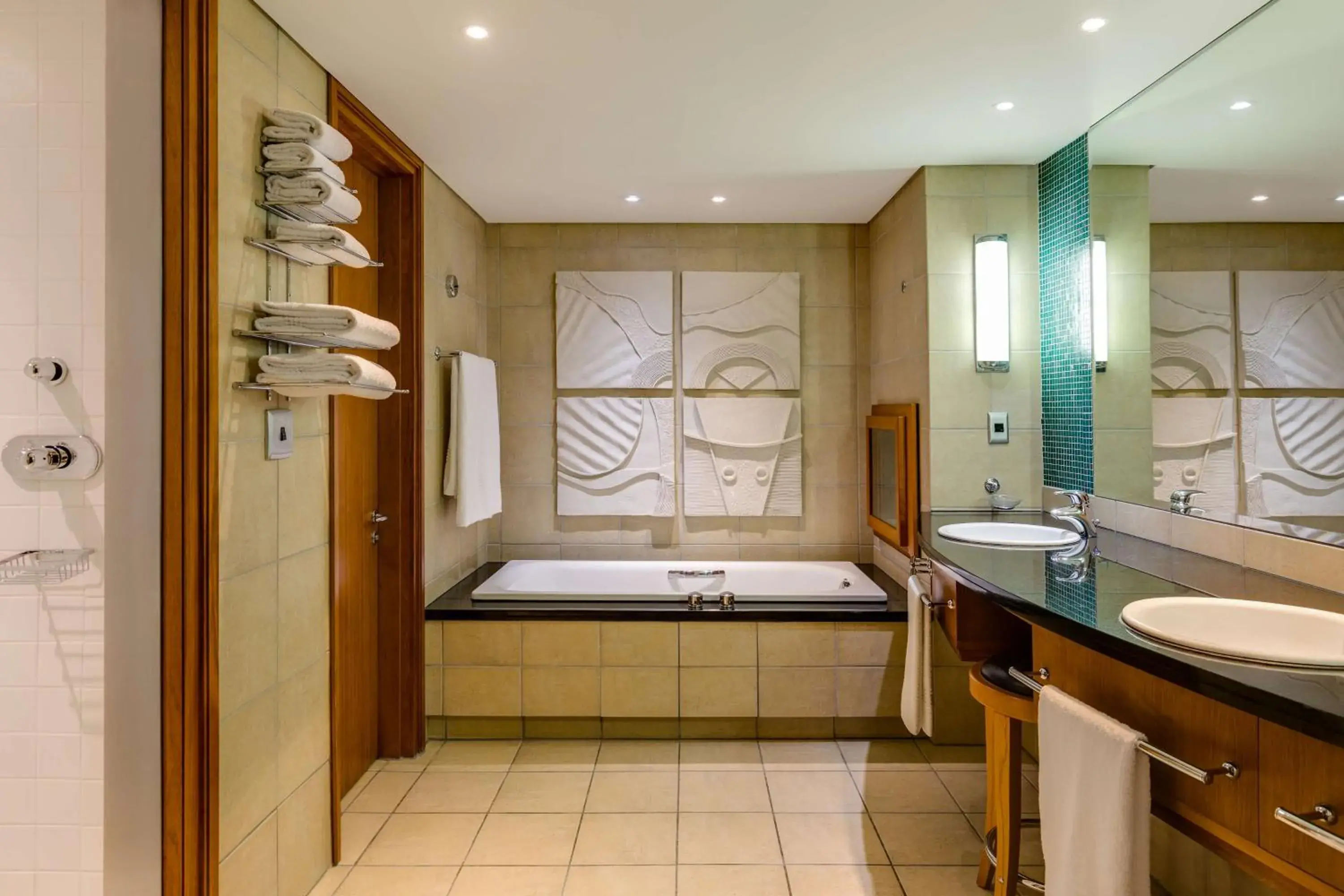 Bathroom, Bed in Arabella Hotel, Golf and Spa Bathroom, Bed in Arabella Hotel, Golf and Spa