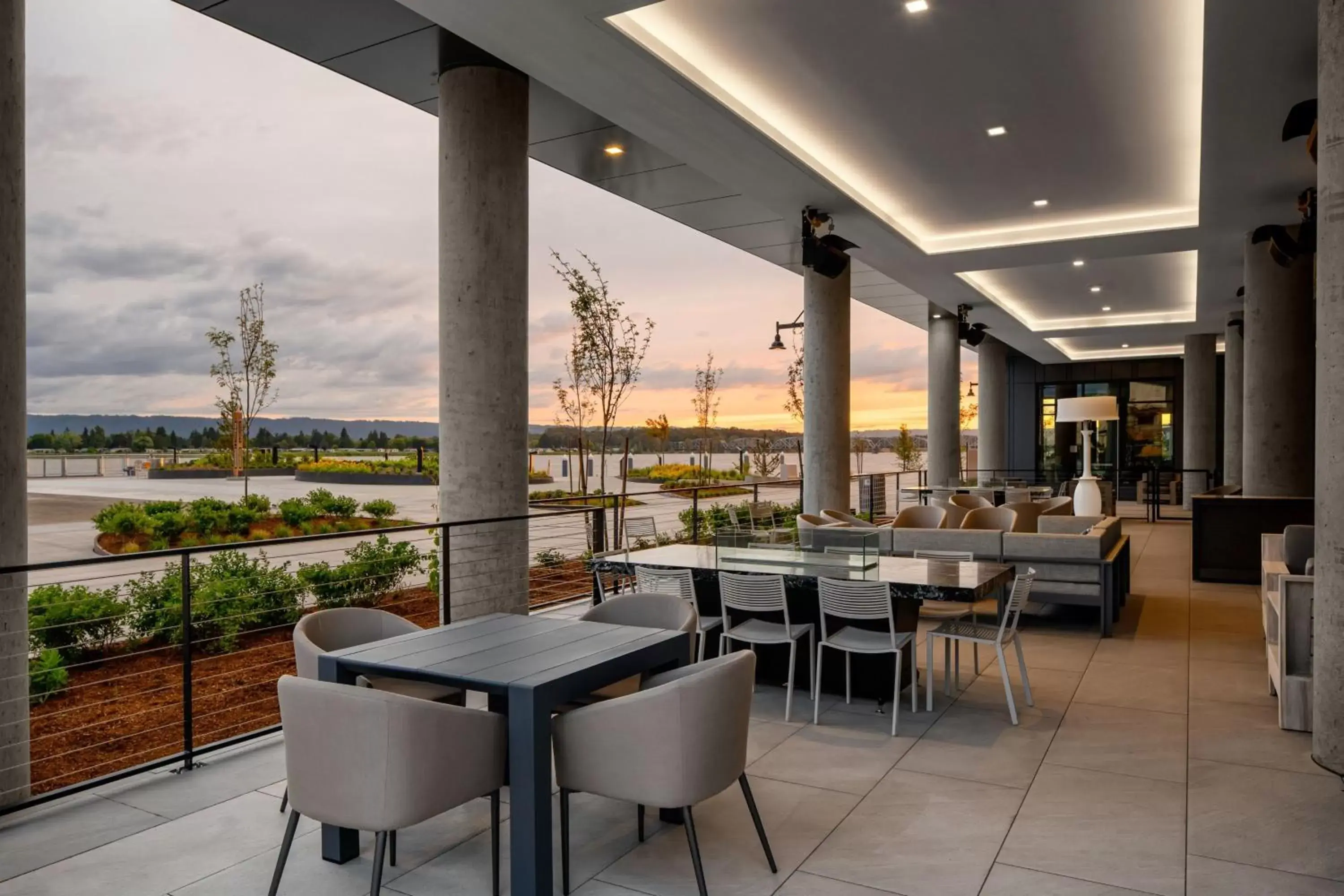 Lounge or bar, Restaurant/Places to Eat in AC Hotel by Marriott Vancouver Waterfront