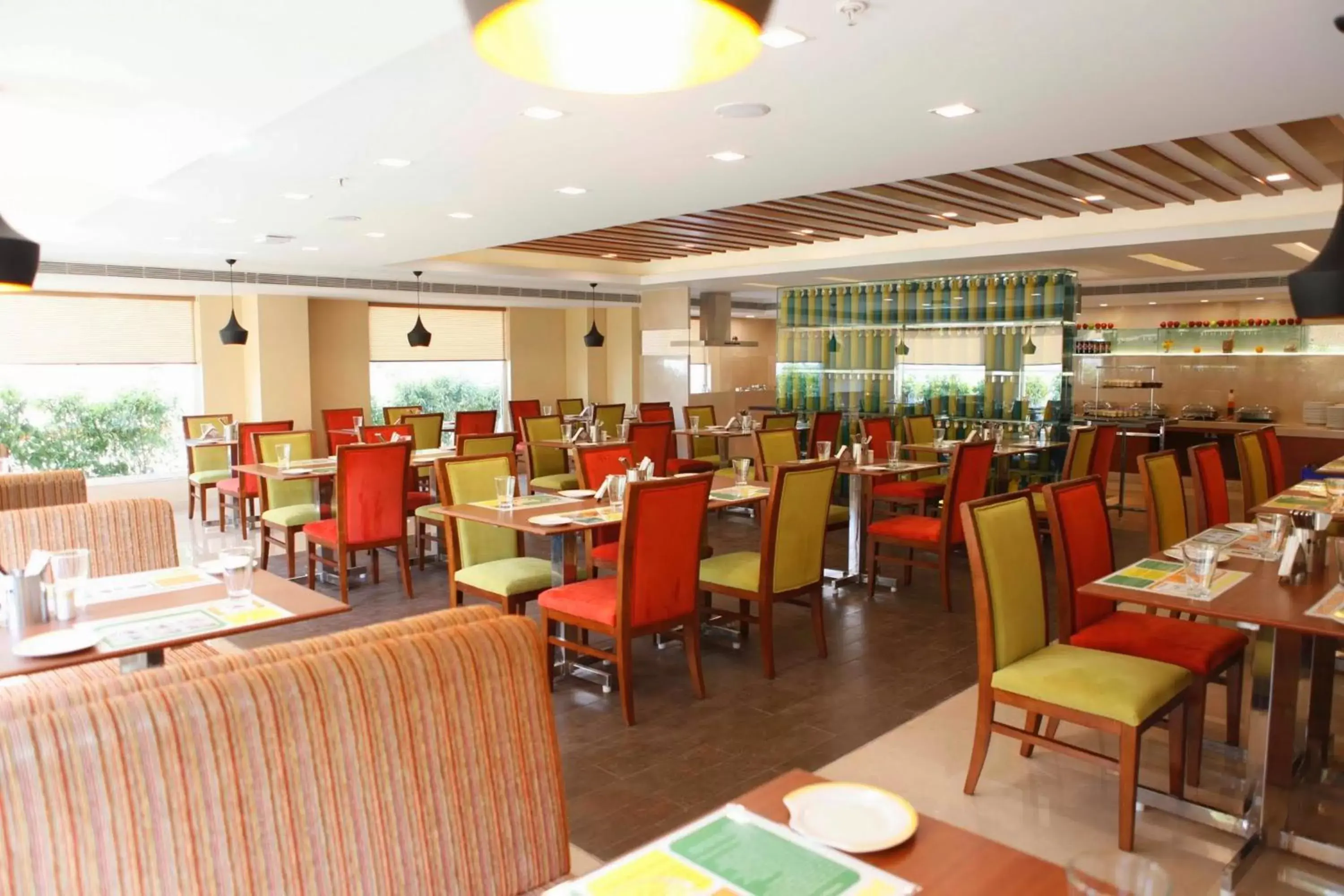 Restaurant/places to eat in Lemon Tree Hotel Shimona Chennai