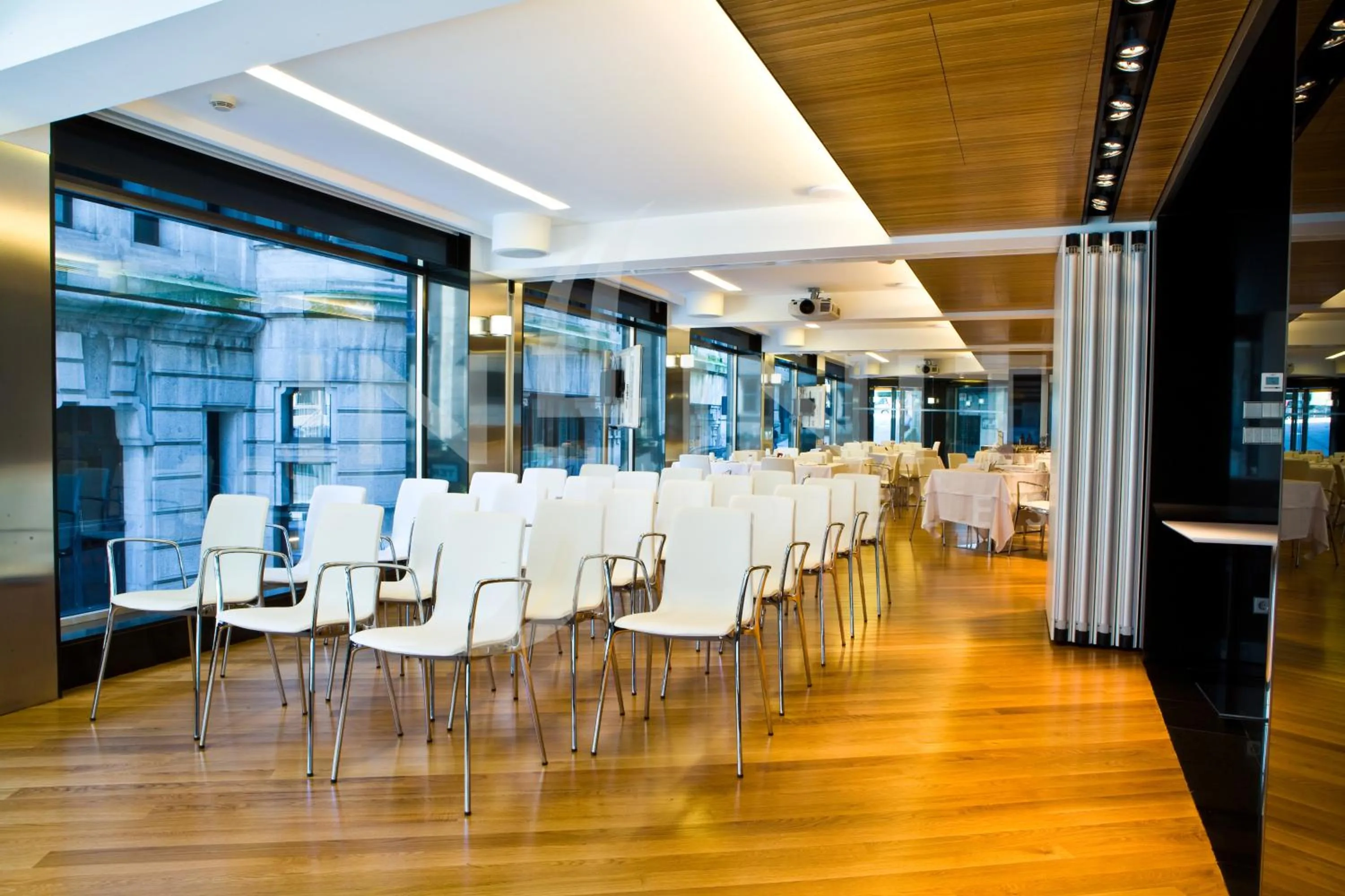Business facilities in Hotel Inffinit