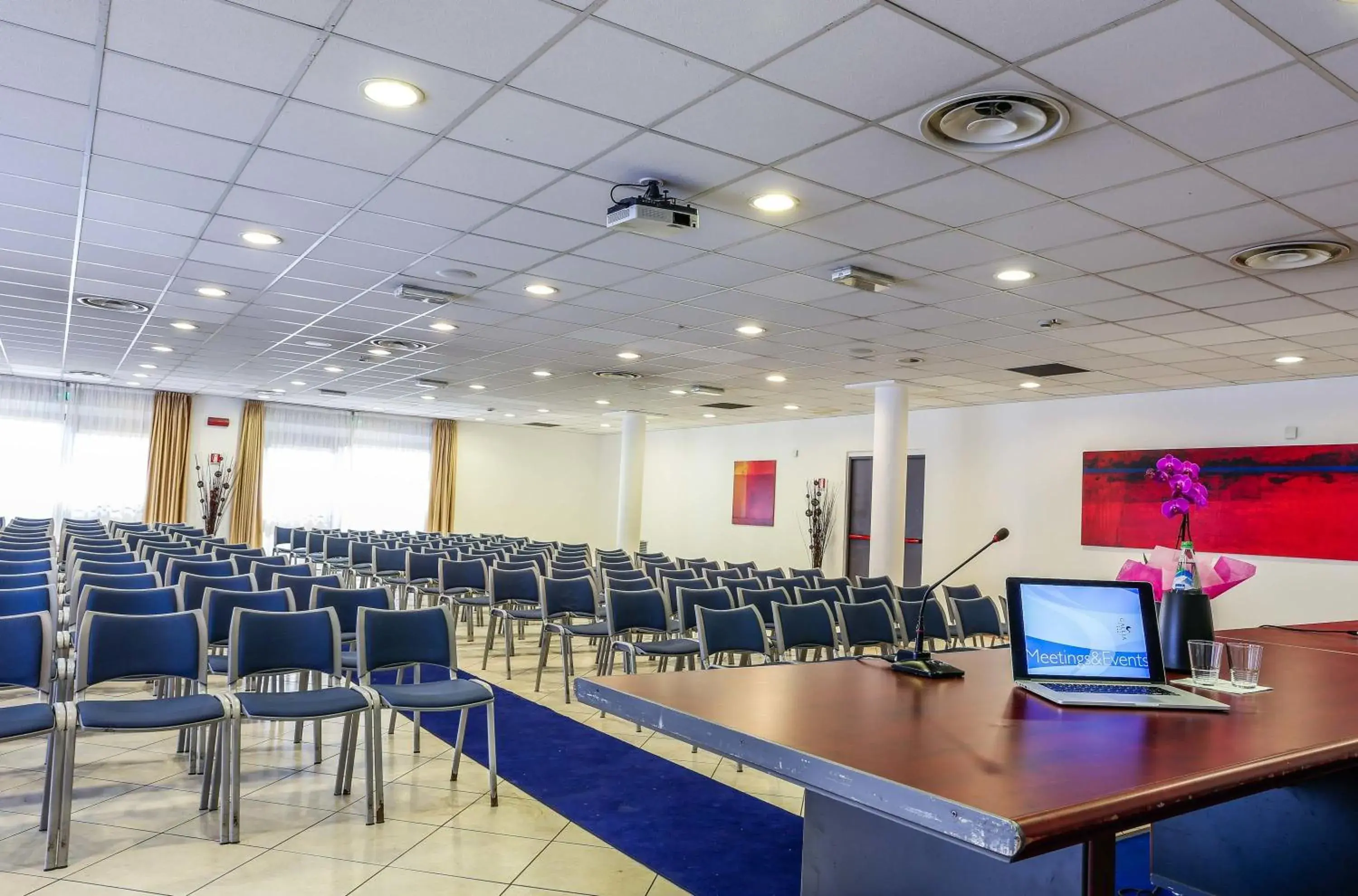 Business facilities, Business Area/Conference Room in Hotel Gallia