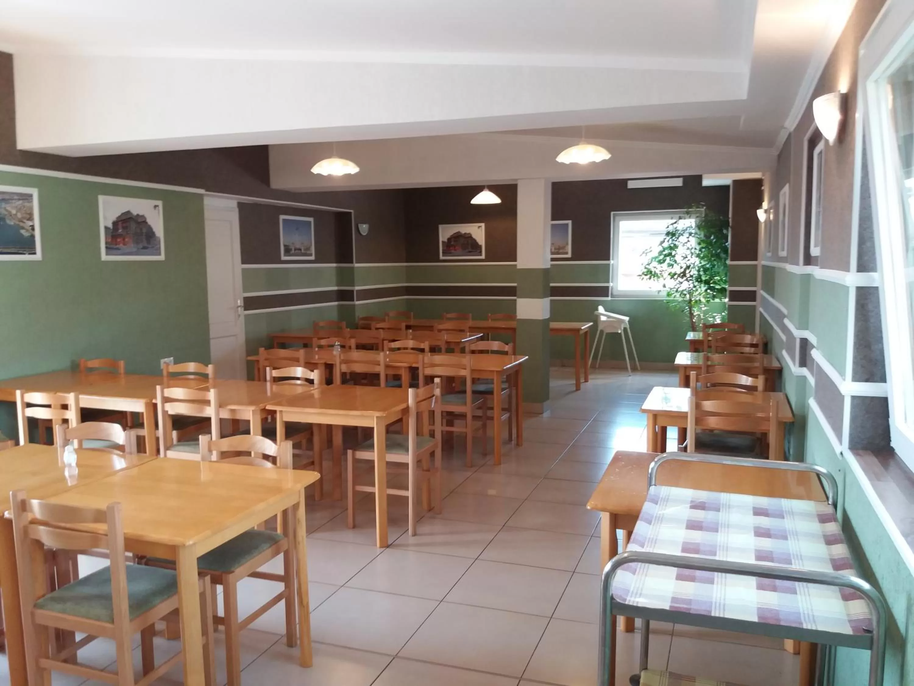 Buffet breakfast in Silver Hotel Budapest City Center