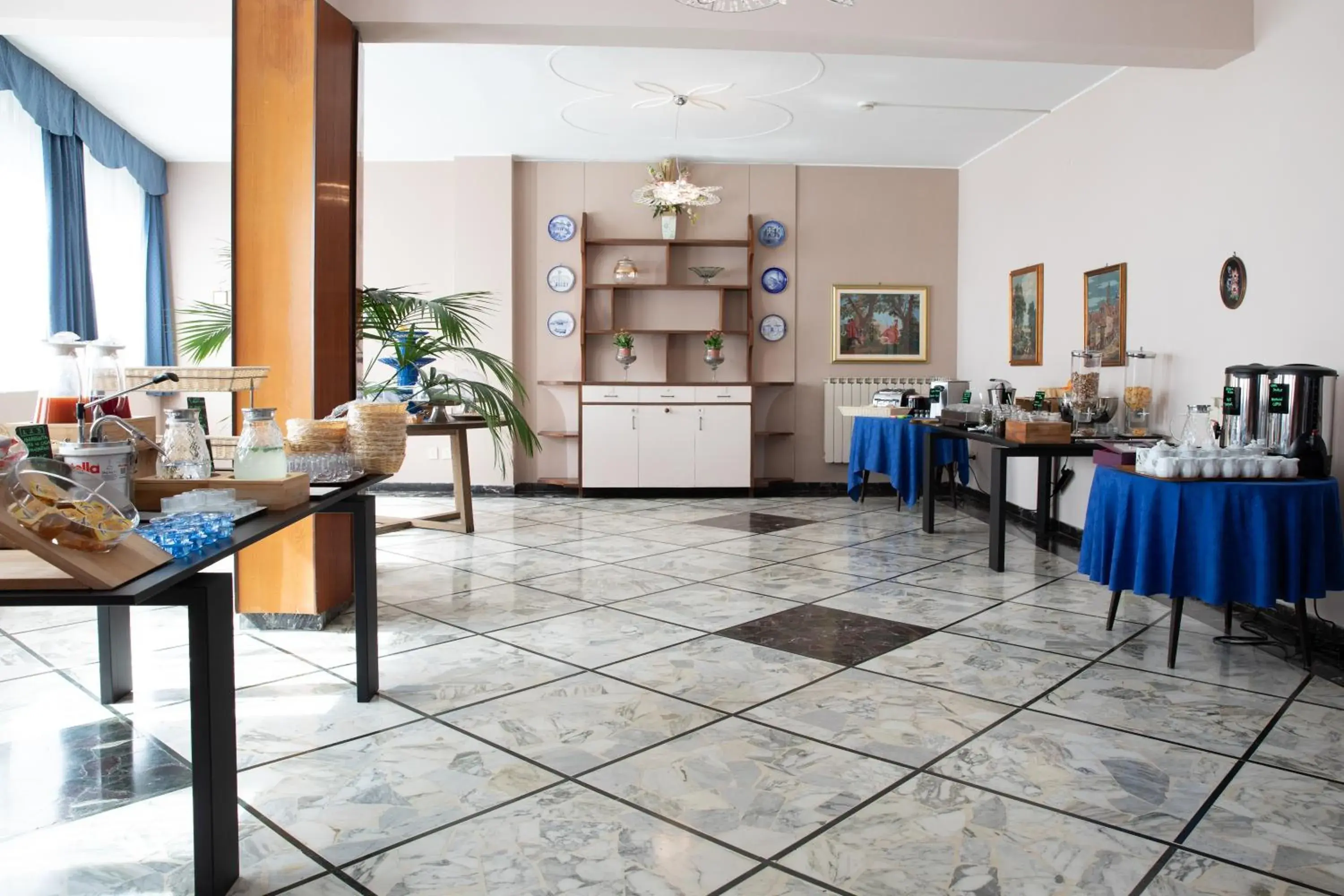 Breakfast, Restaurant/Places to Eat in Hotel Ariston