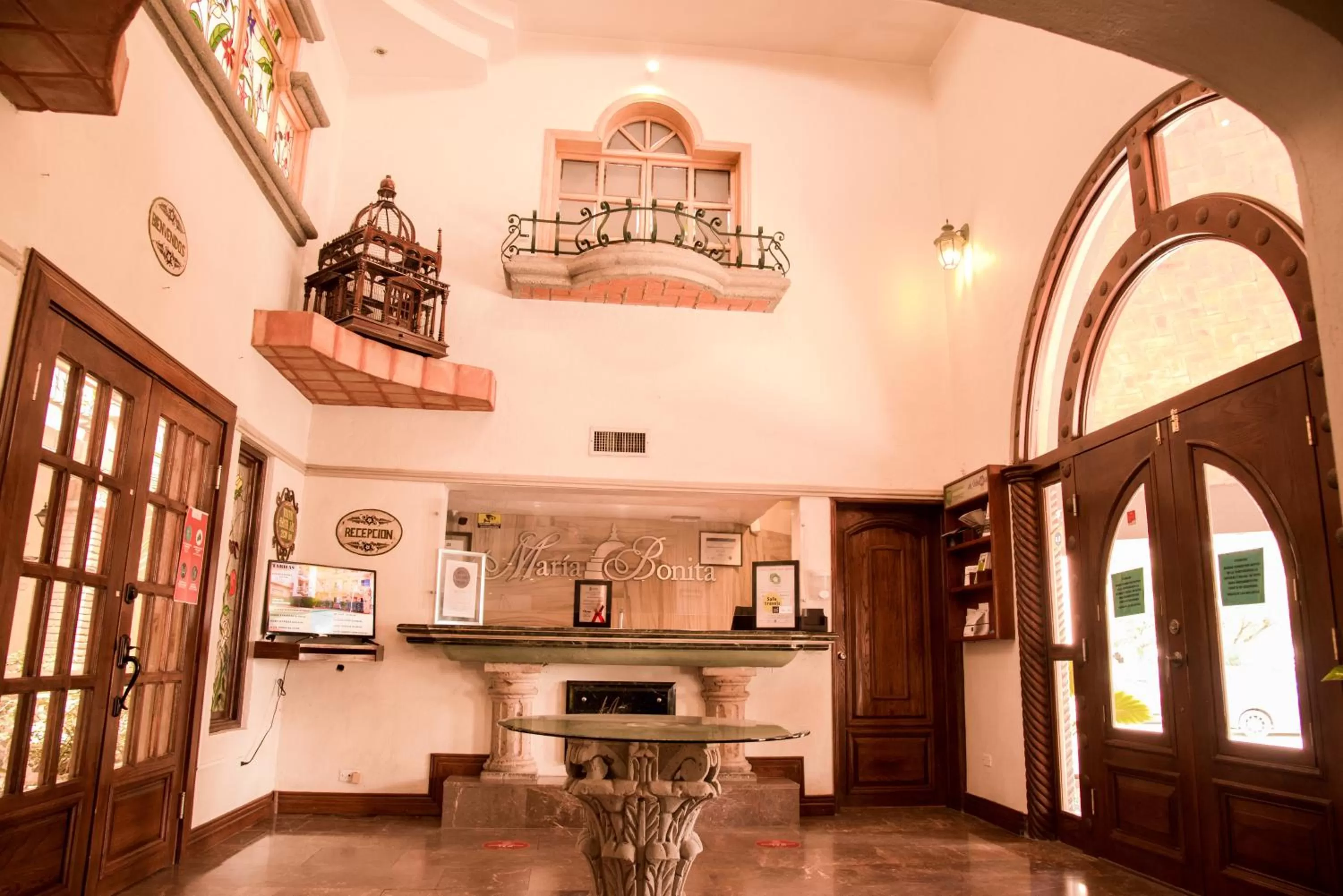 Lobby or reception in Business Hotel & Suites María Bonita