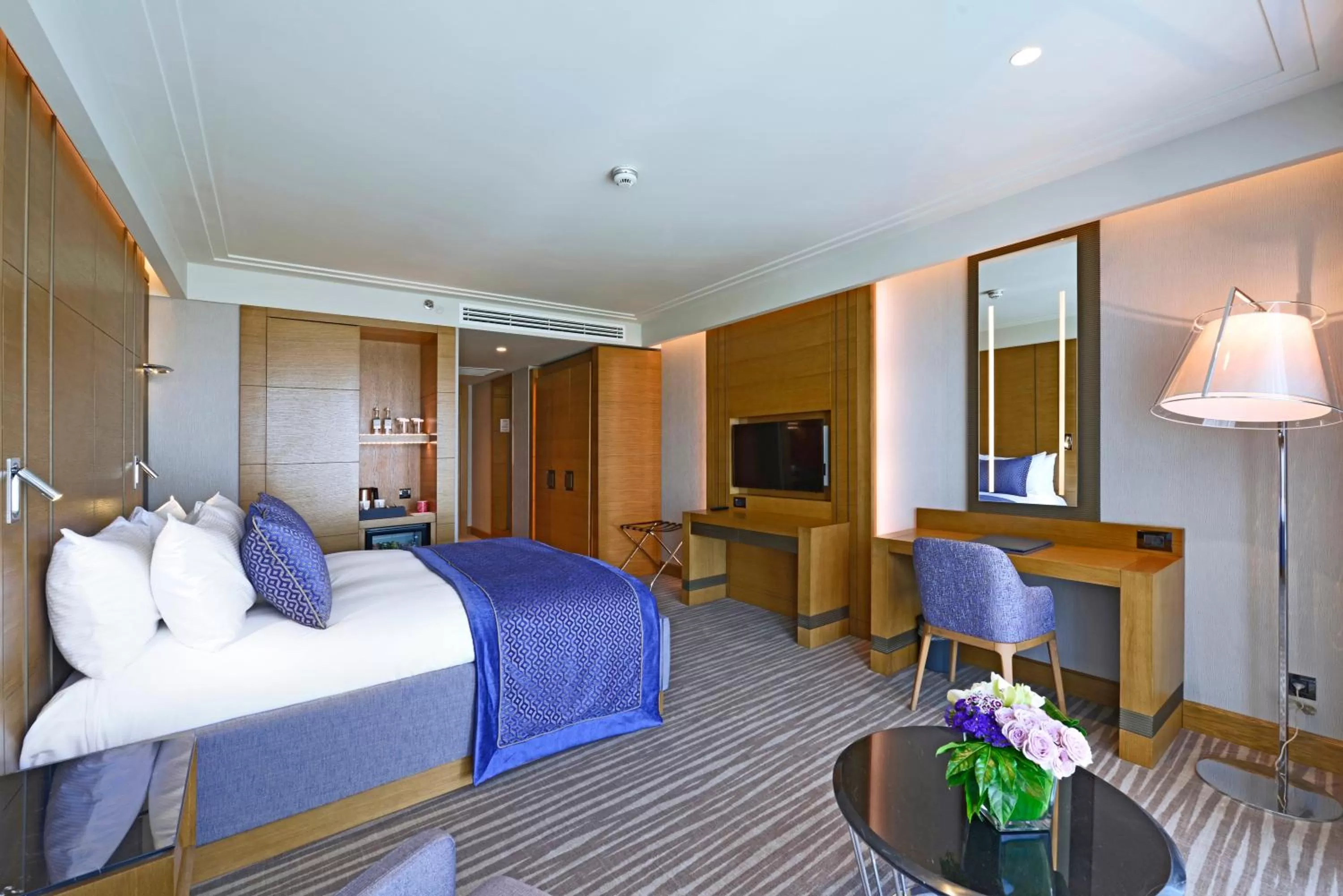 Photo of the whole room, Bed in Mövenpick Hotel & Thermal Spa Bursa