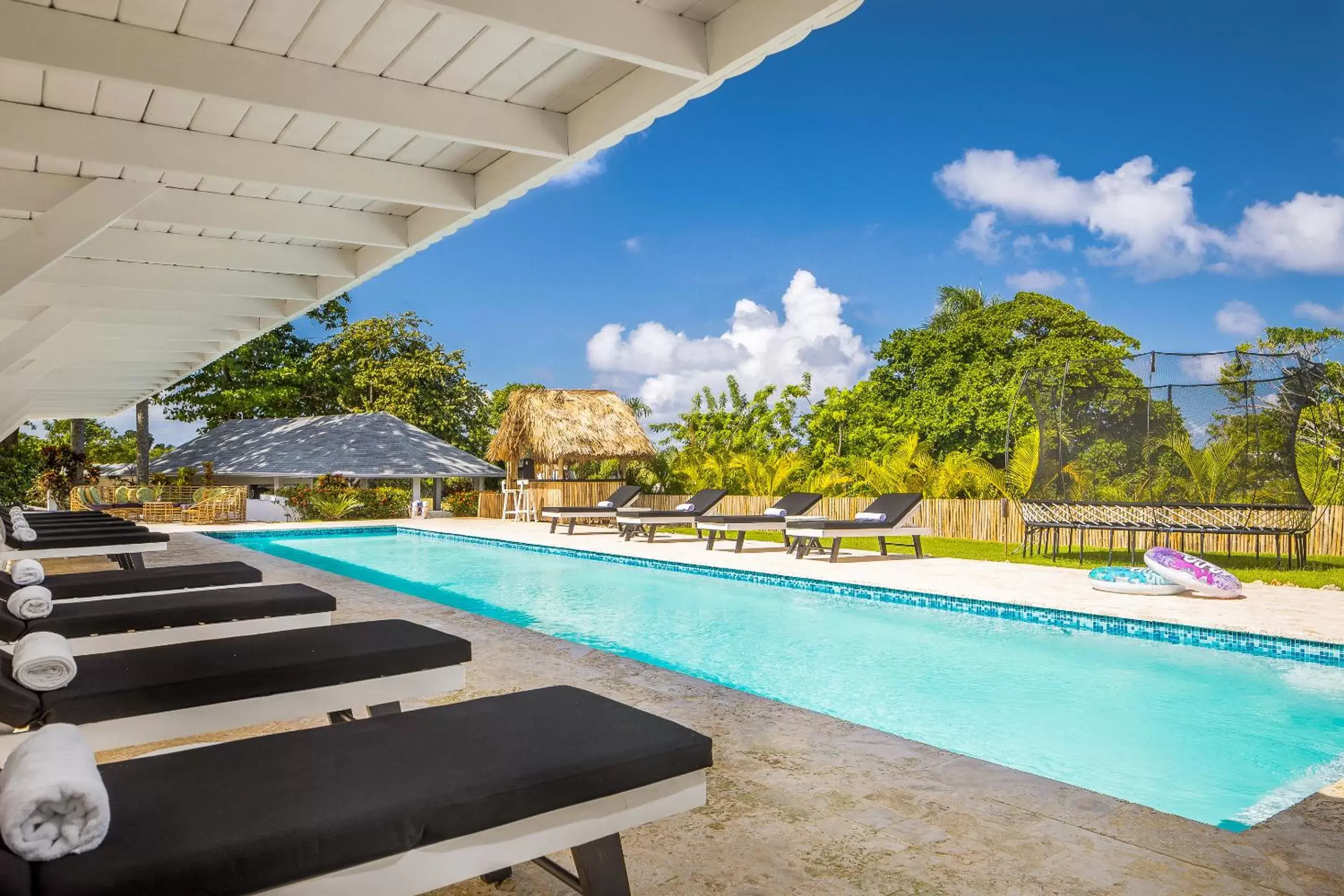 Pool view, Swimming Pool in El Encuentro Surf Lodge