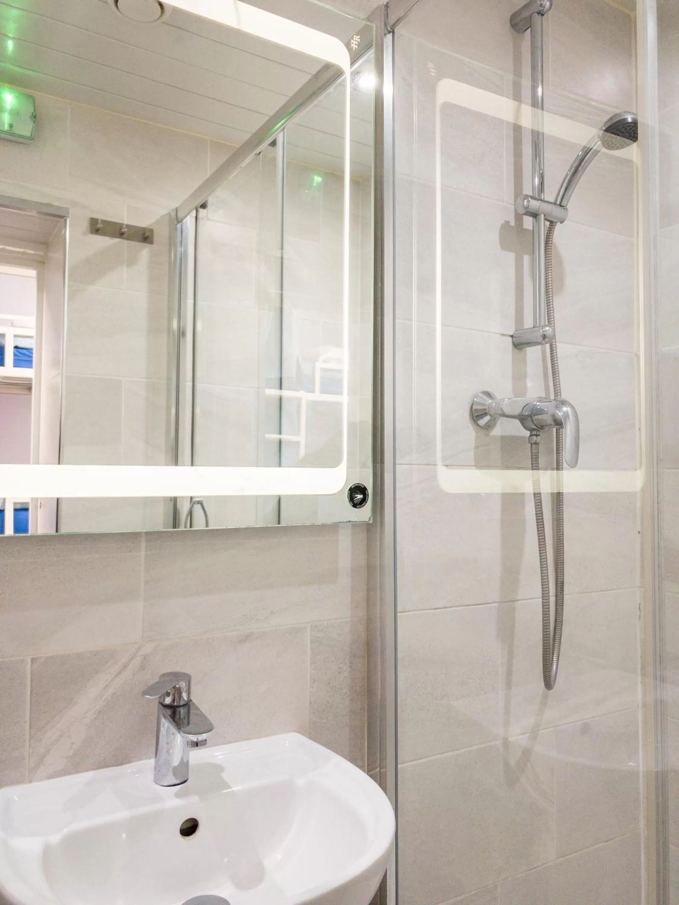 Bathroom in Smart Russell Square