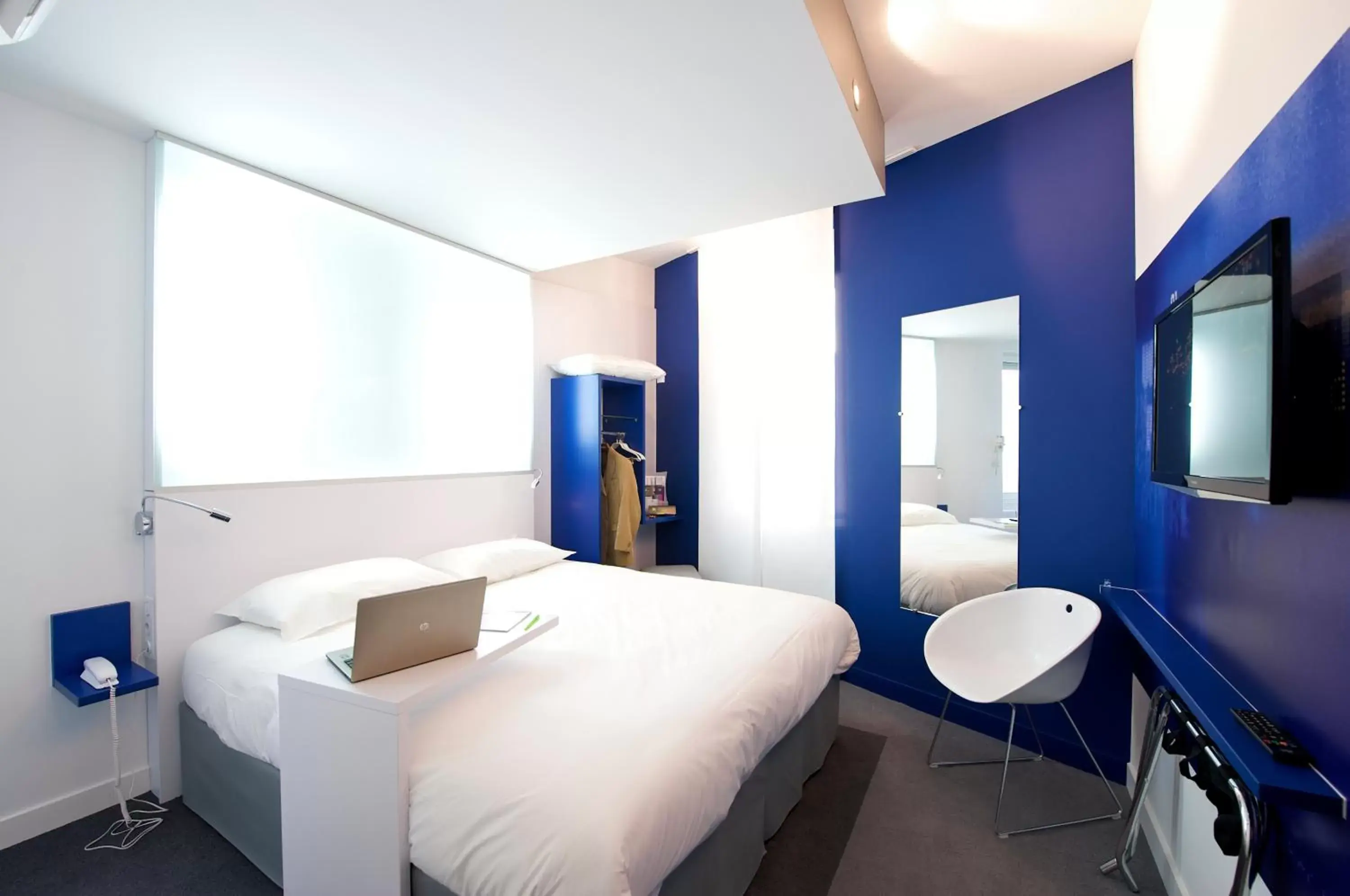 Bedroom, Bed in ibis Styles Vannes Gare Centre