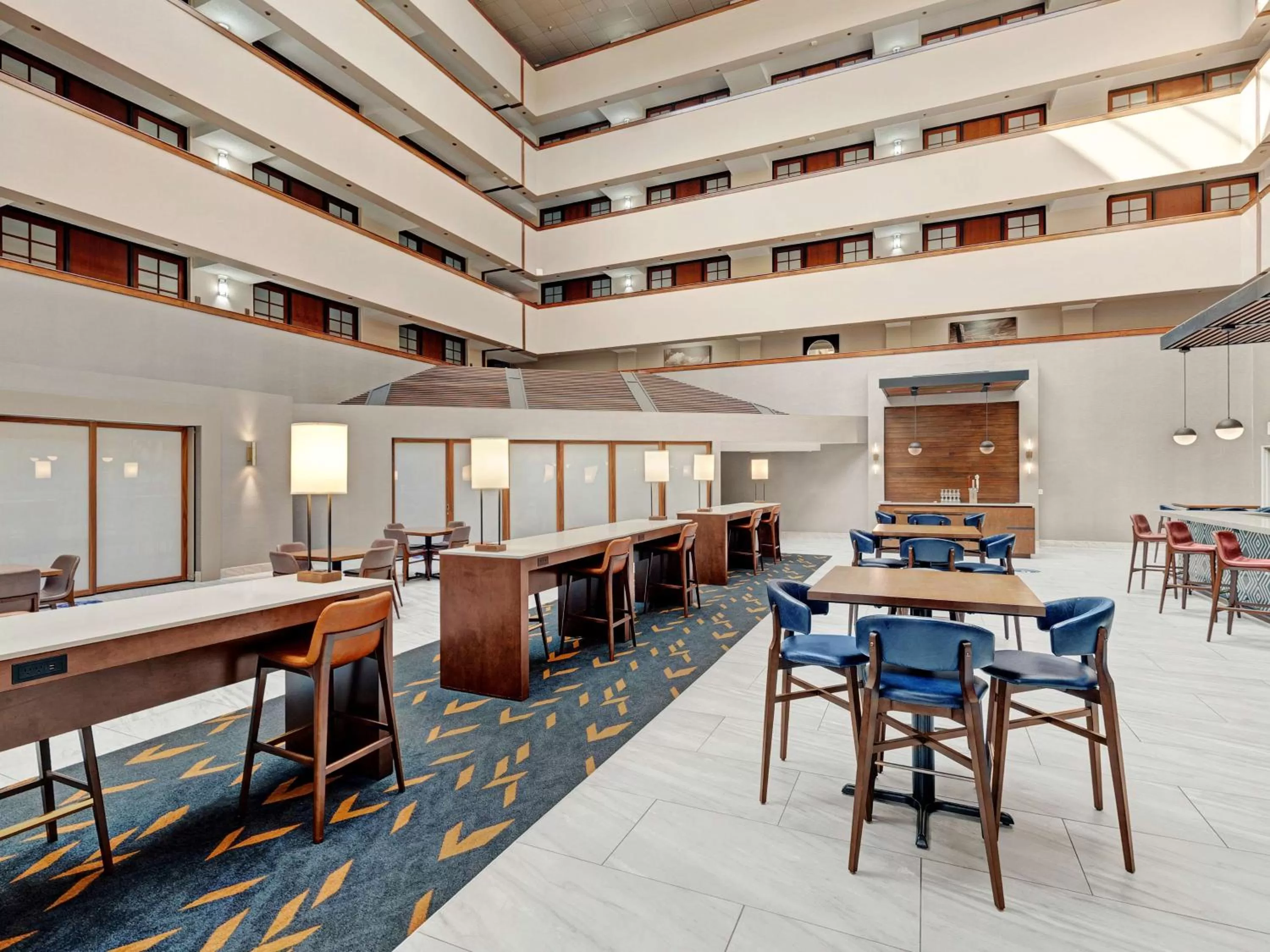 Restaurant/places to eat in Embassy Suites by Hilton Oklahoma City Will Rogers Airport