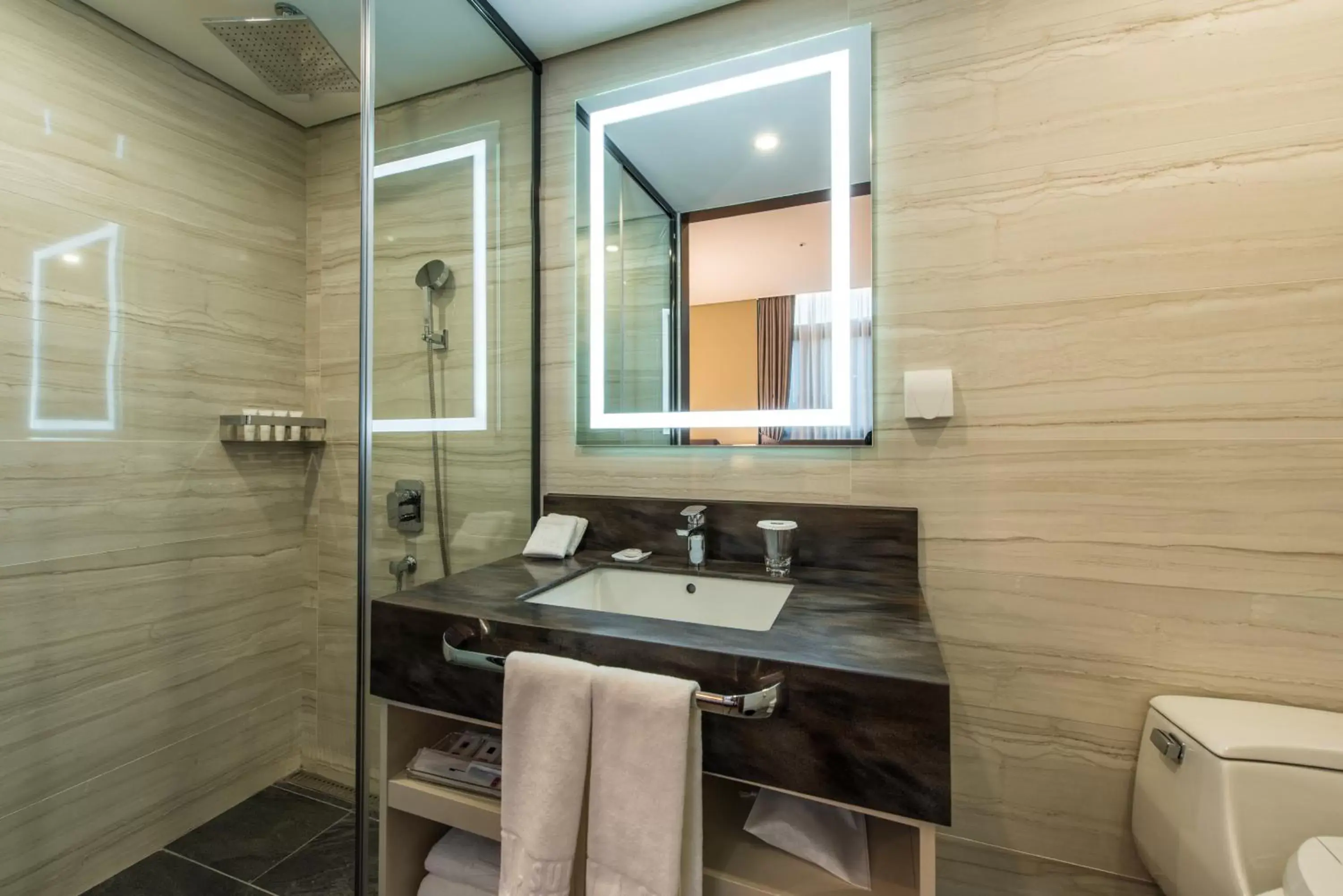 Shower, Bathroom in ENA Suite Hotel Namdaemun