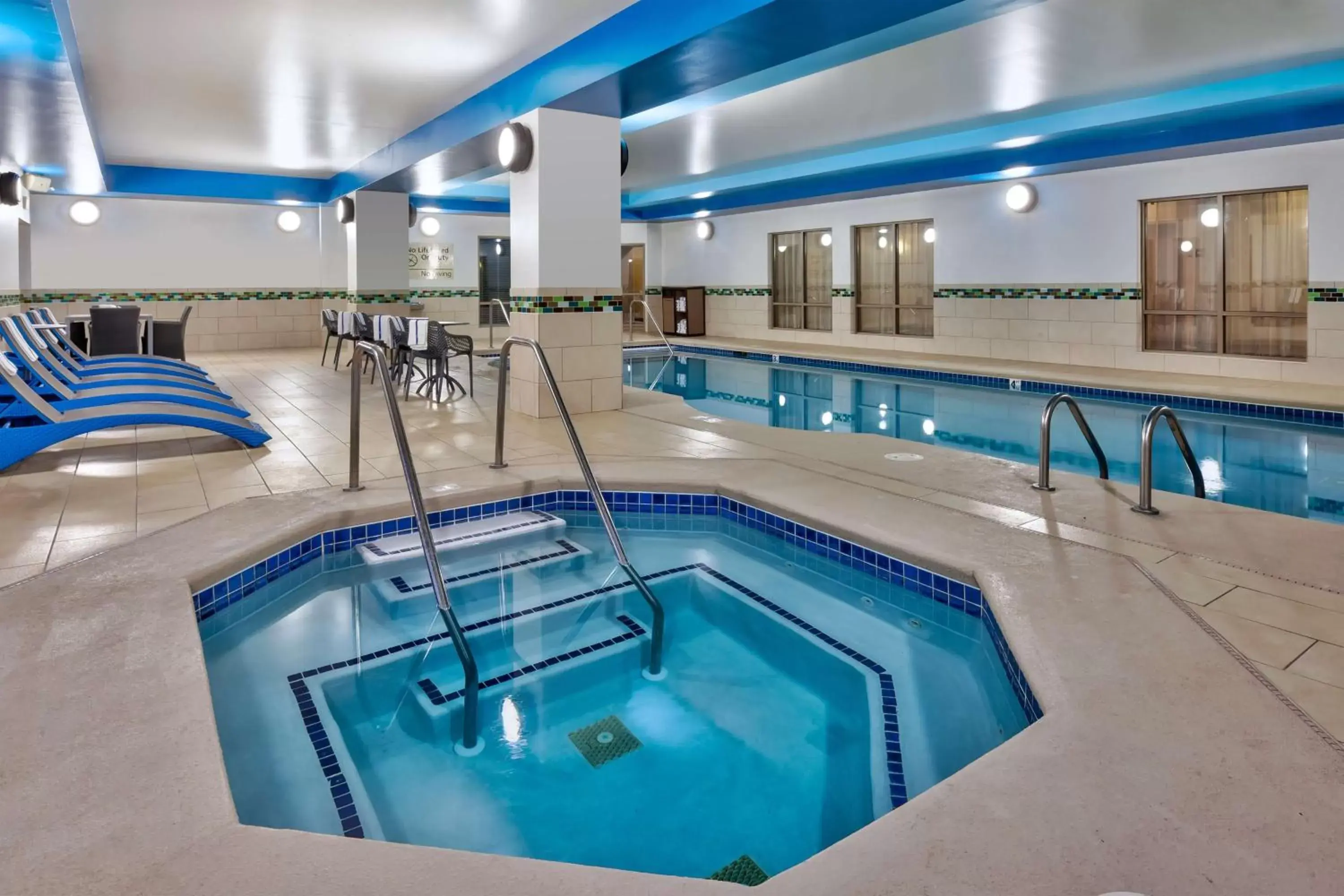 Pool view, Swimming Pool in Hampton Inn and Suites Flint/Grand Blanc