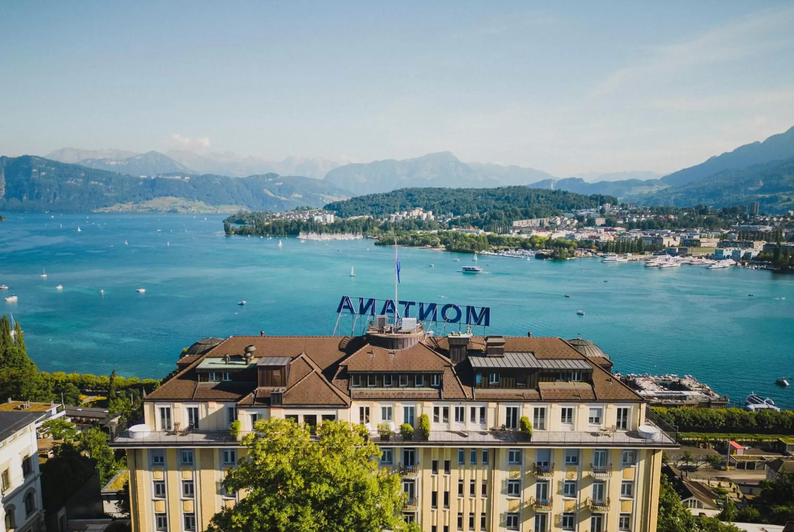 View (from property/room), Bird's-eye View in Art Deco Hotel Montana Luzern