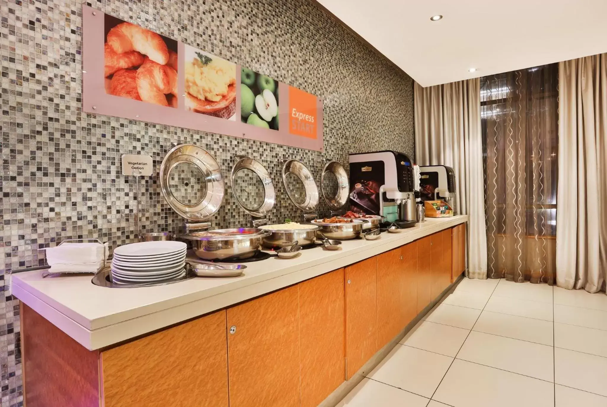 Restaurant/places to eat, Food in Holiday Inn Express Durban - Umhlanga, an IHG Hotel