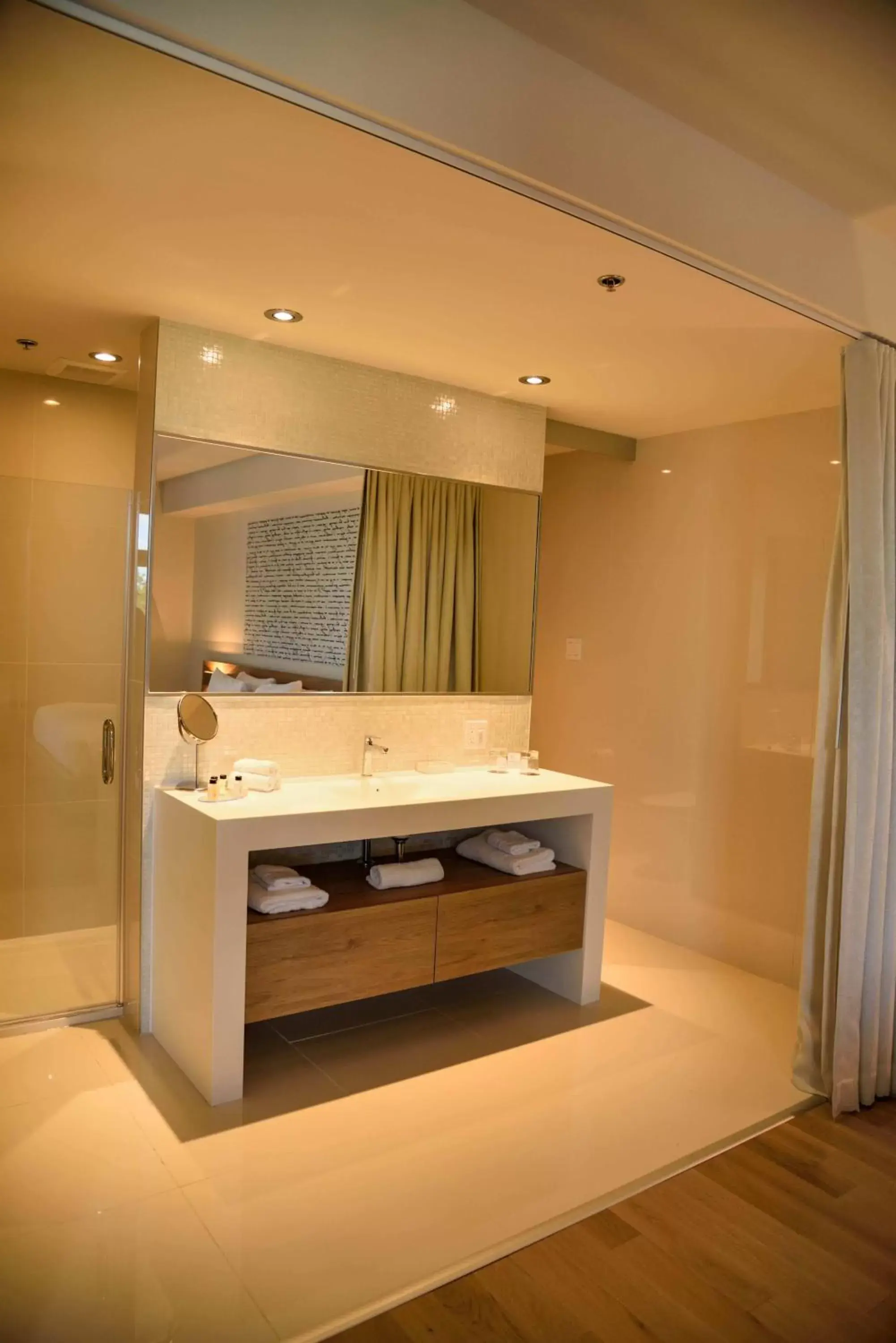 Queen Suite in La Cache du Golf Queen Suite in La Cache du Golf