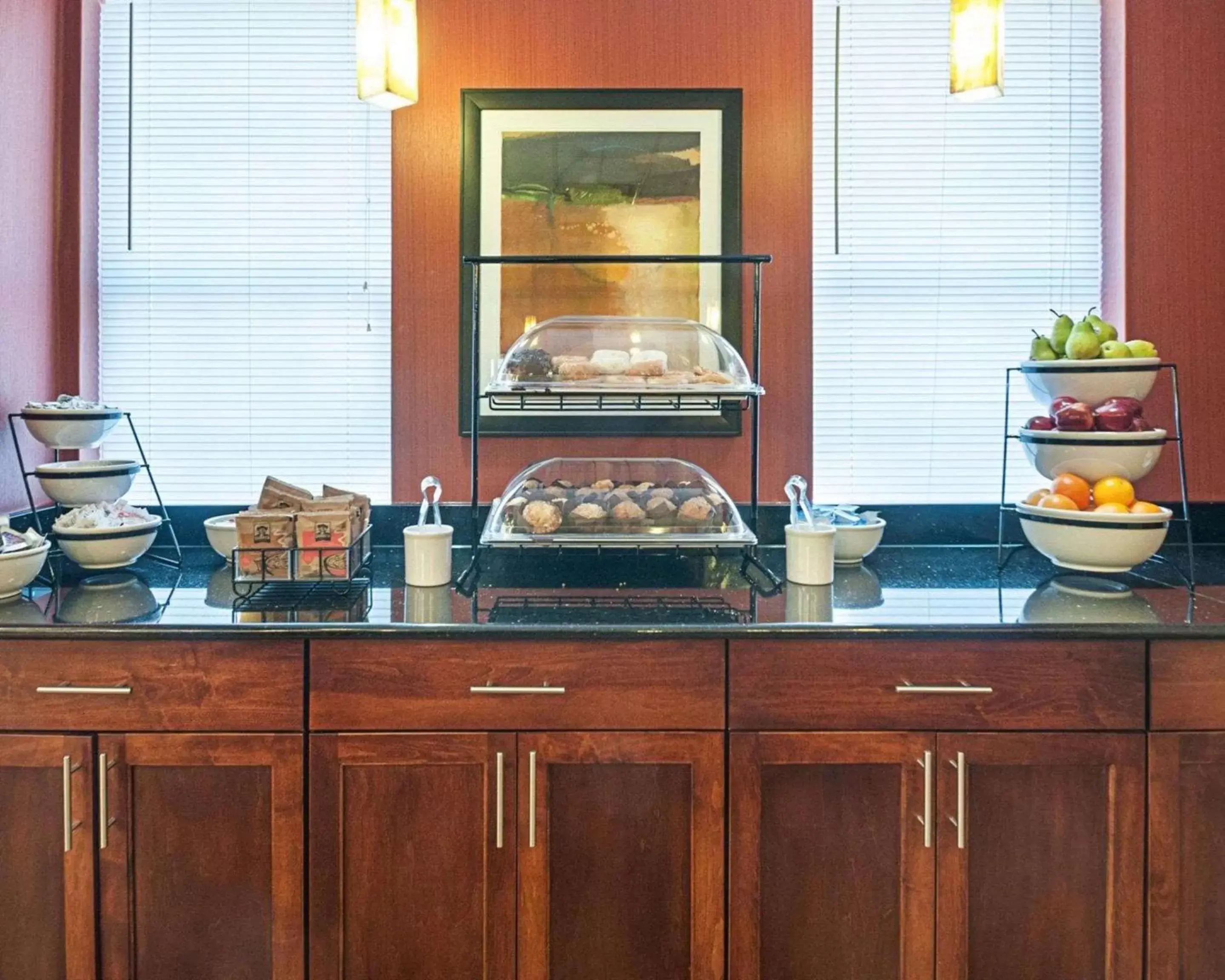 Restaurant/places to eat, Food in Comfort Inn Ballston