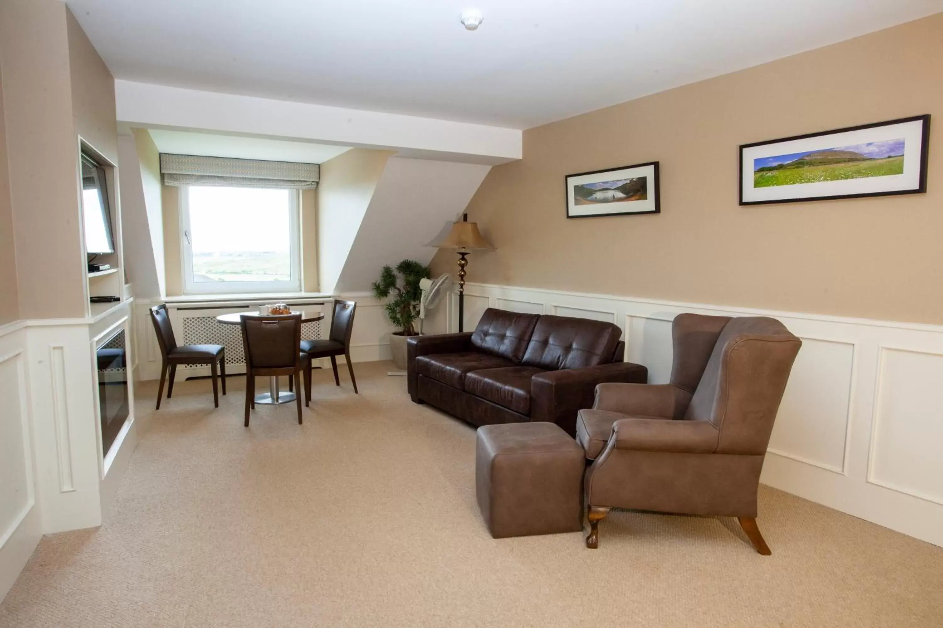 Seating Area in Strandhill Lodge and Suites