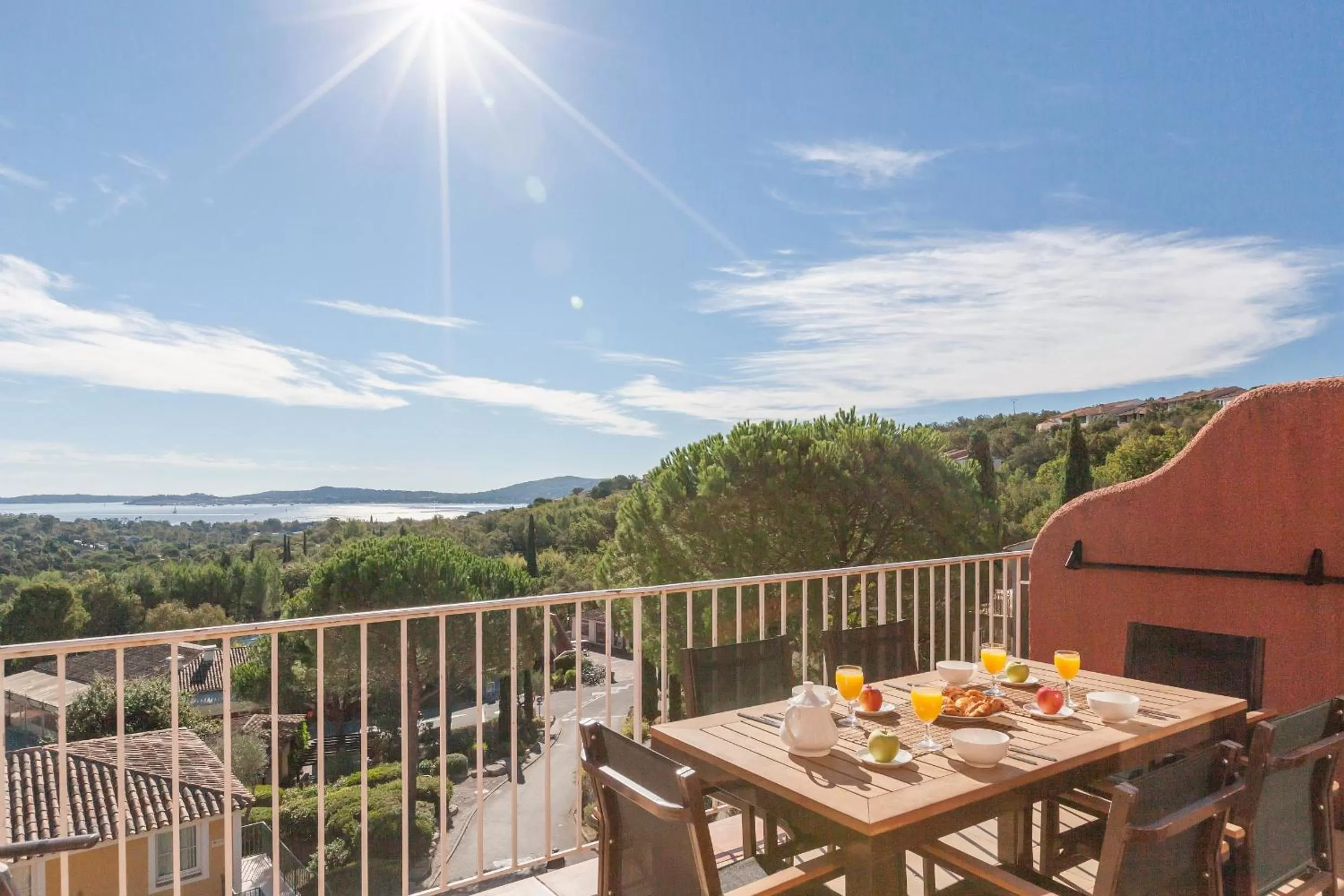 Patio in Résidence Pierre & Vacances Les Restanques du Golfe de Saint-Tropez