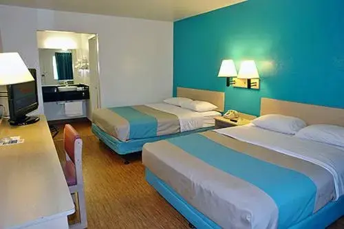 Bed in Motel 6-Del Rio, TX