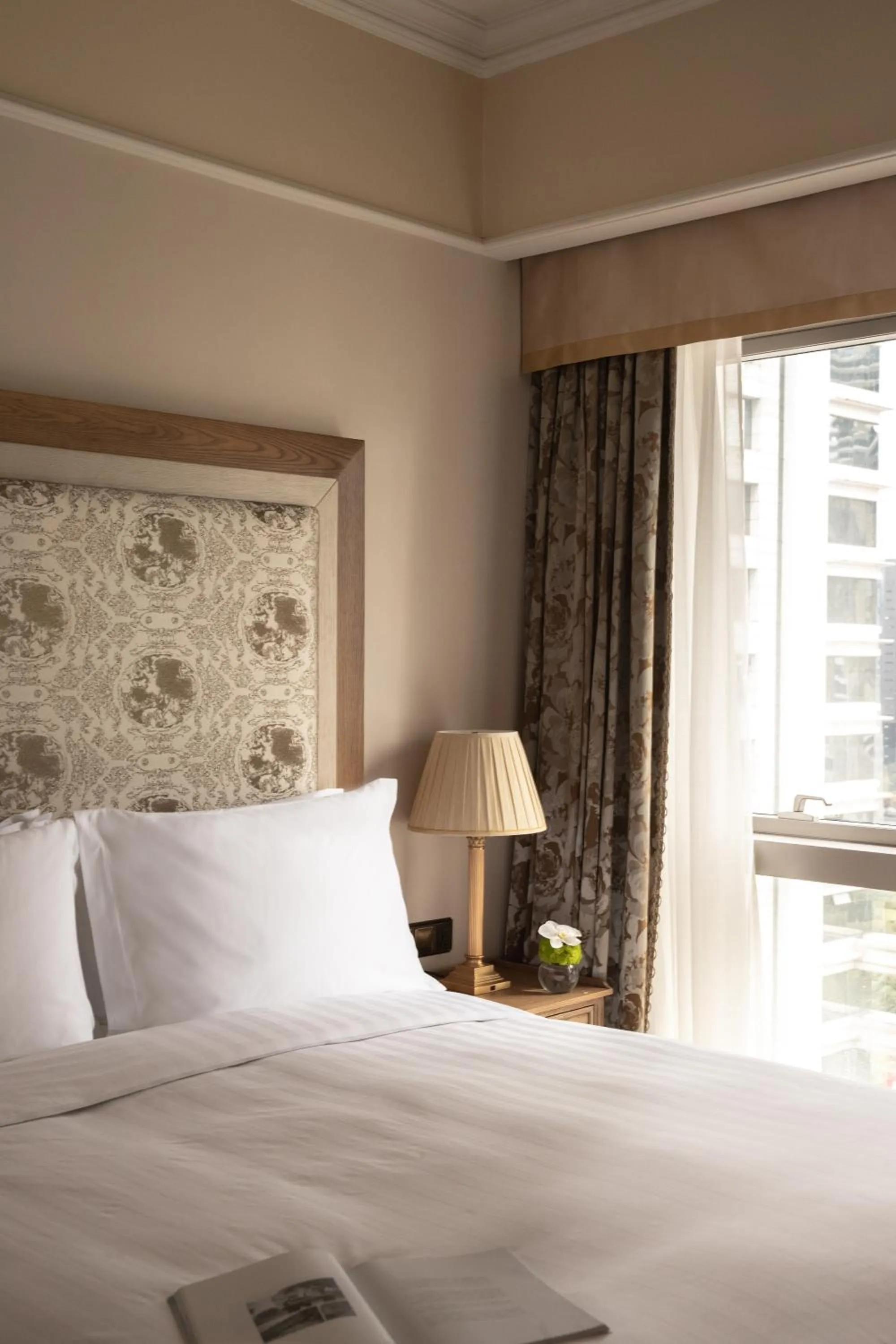 Bed in Jumeirah Living Guangzhou