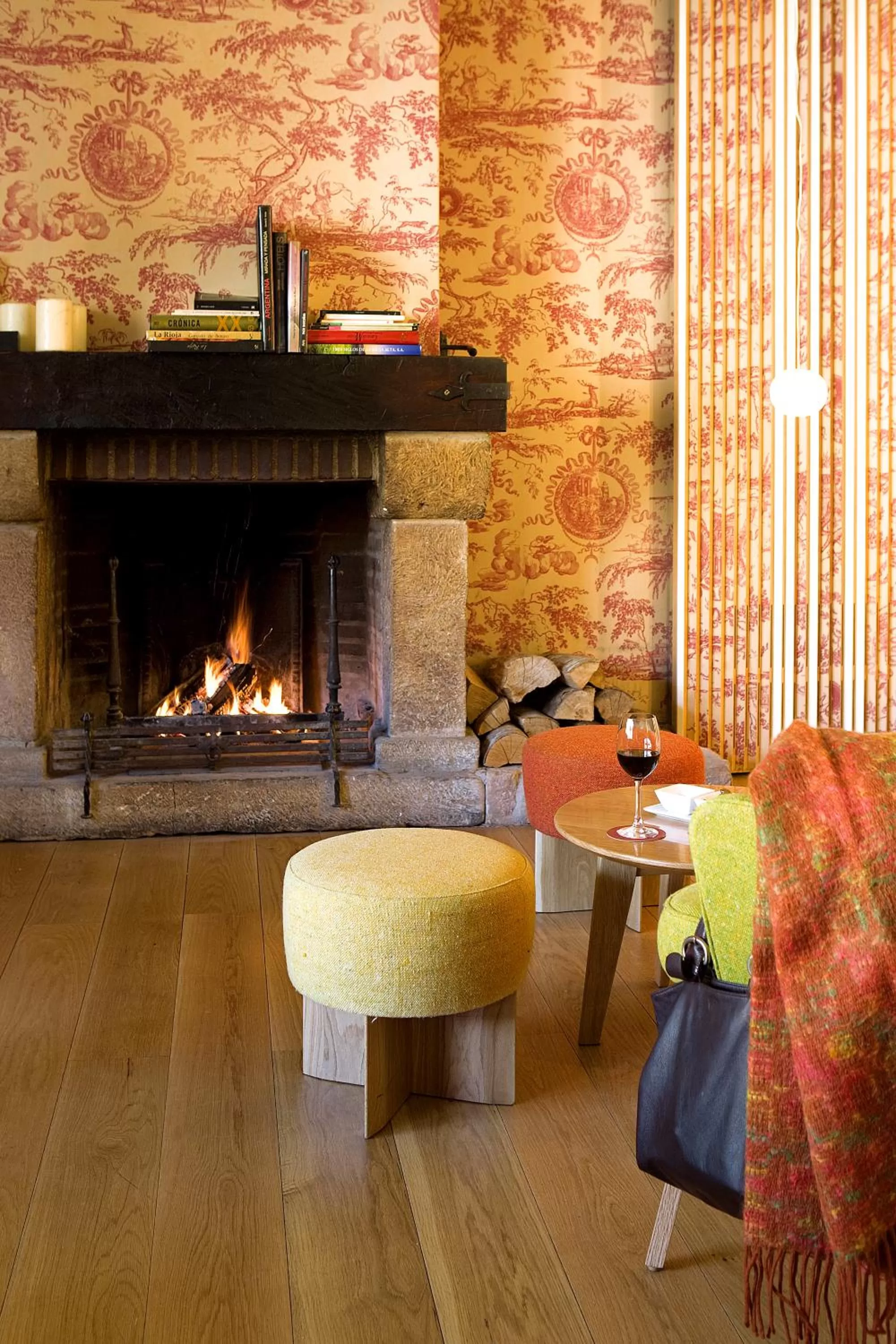 Lounge or bar in Hotel Echaurren Relais & Châteaux