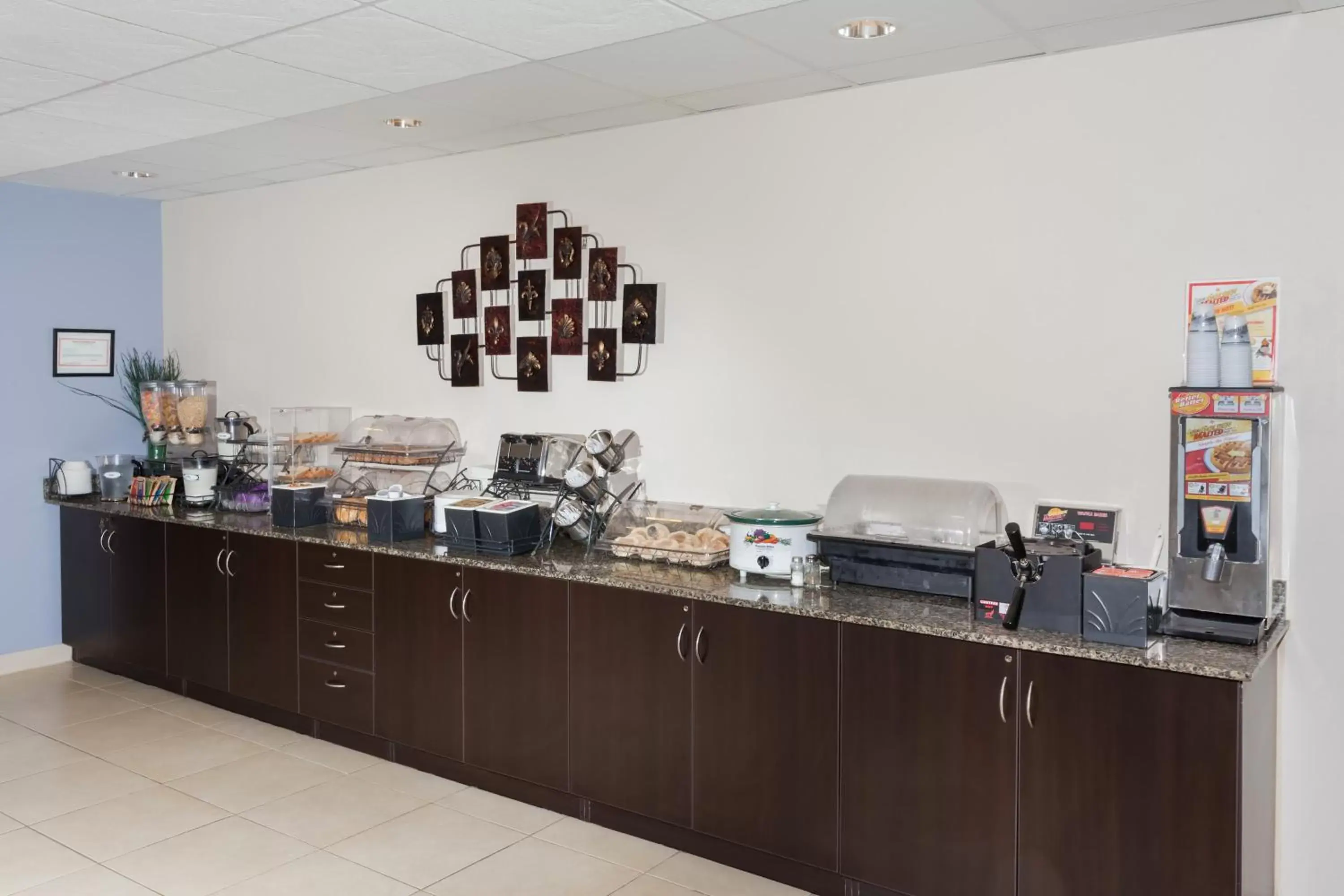 Continental breakfast, Restaurant/Places to Eat in Microtel Inn and Suites Elkhart