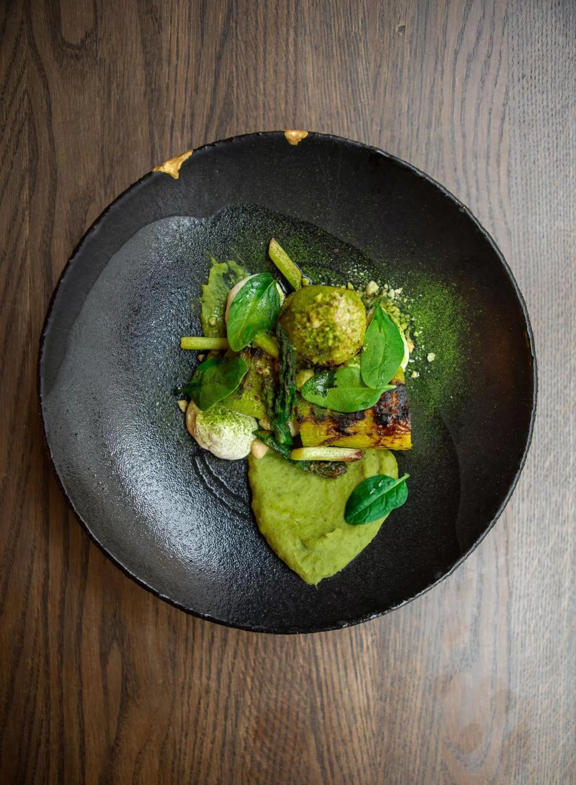 Restaurant/places to eat in CRU Hotel