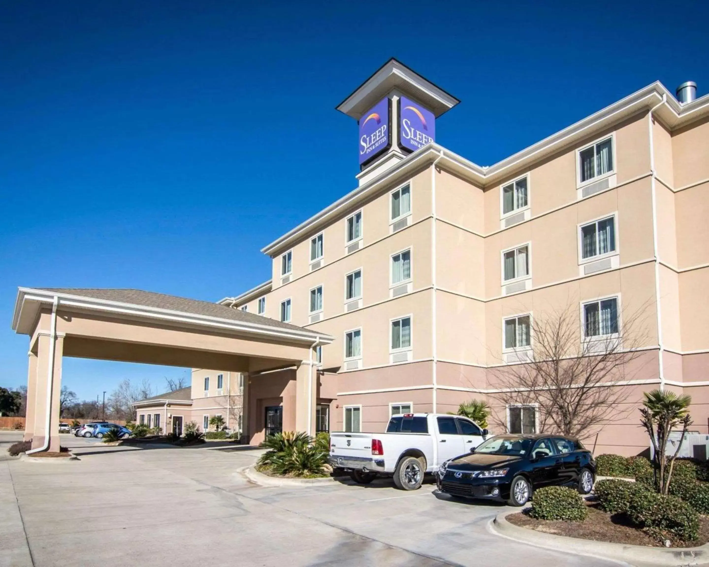Property Building in Sleep Inn and Suites near Mall & Medical Center
