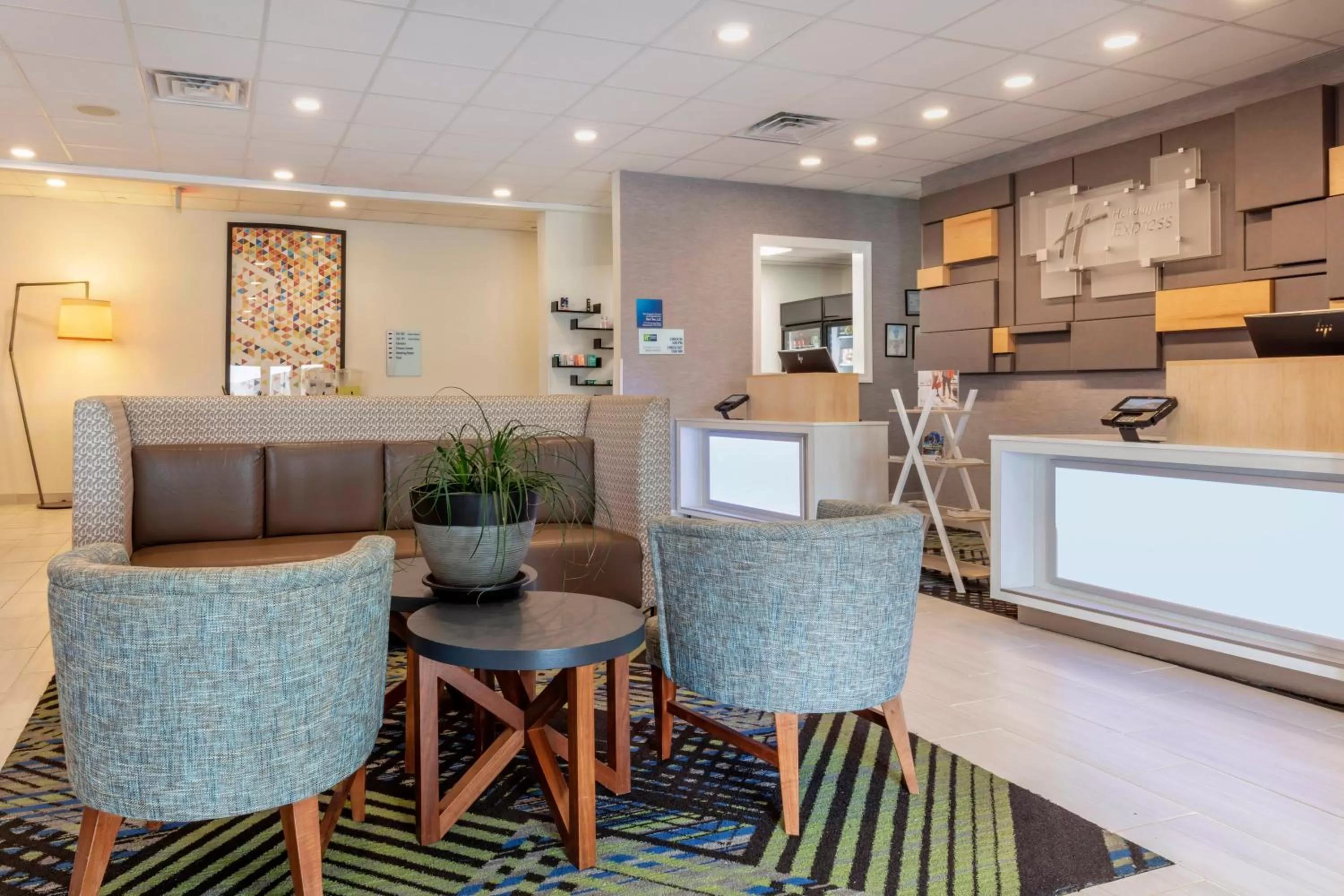 Property building in Holiday Inn Express Metropolis by IHG