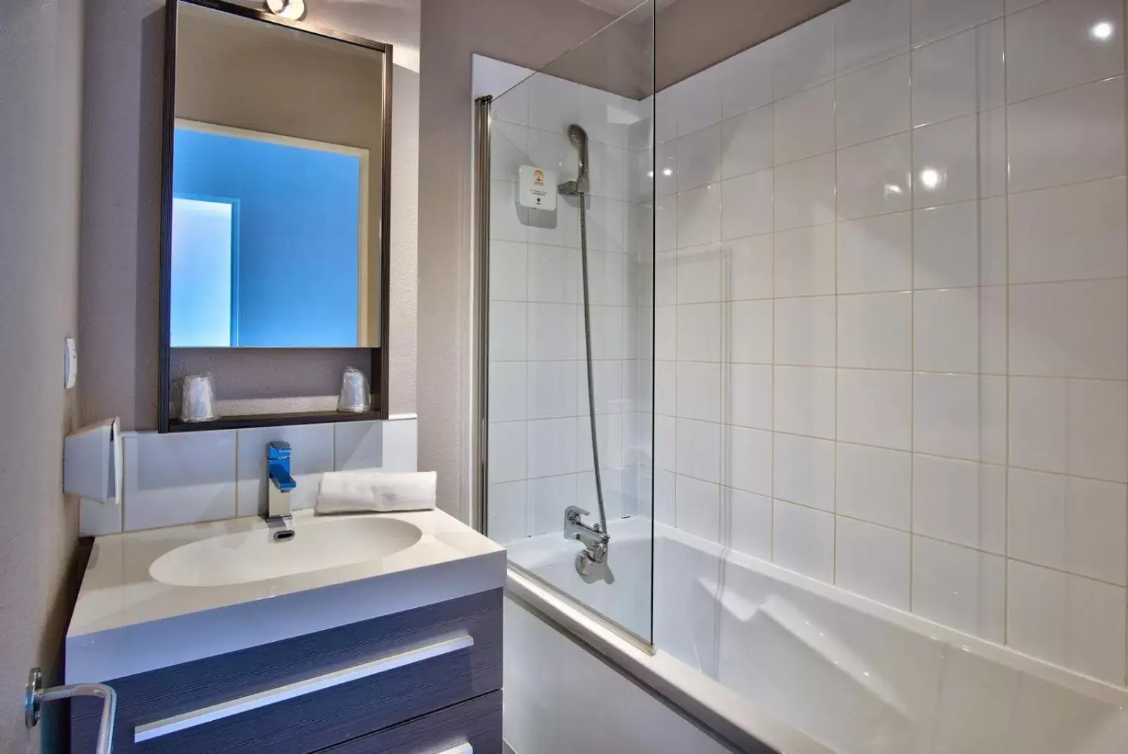 Bathroom in Adonis Hotel Bayonne