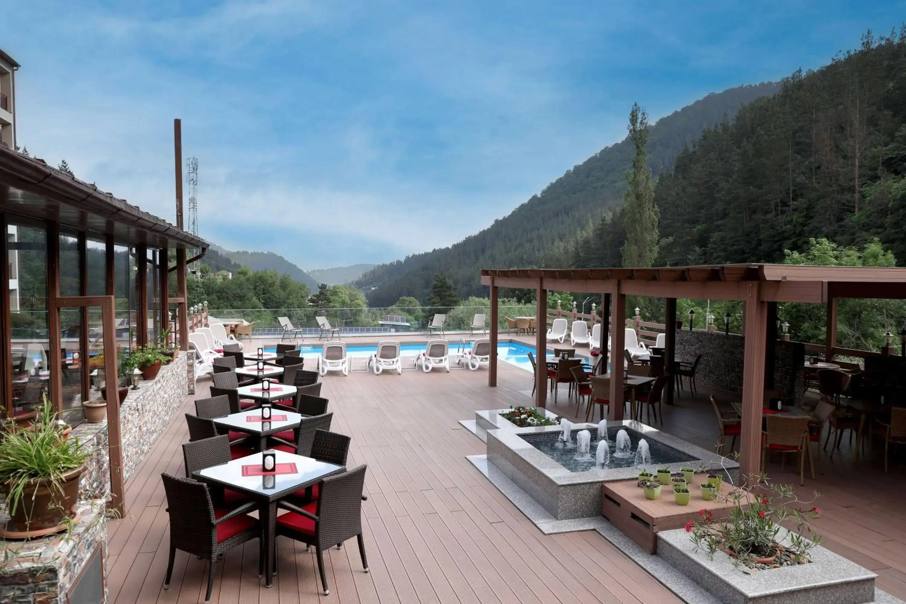 Lounge or bar in Best Western Plus Paradise Hotel Dilijan