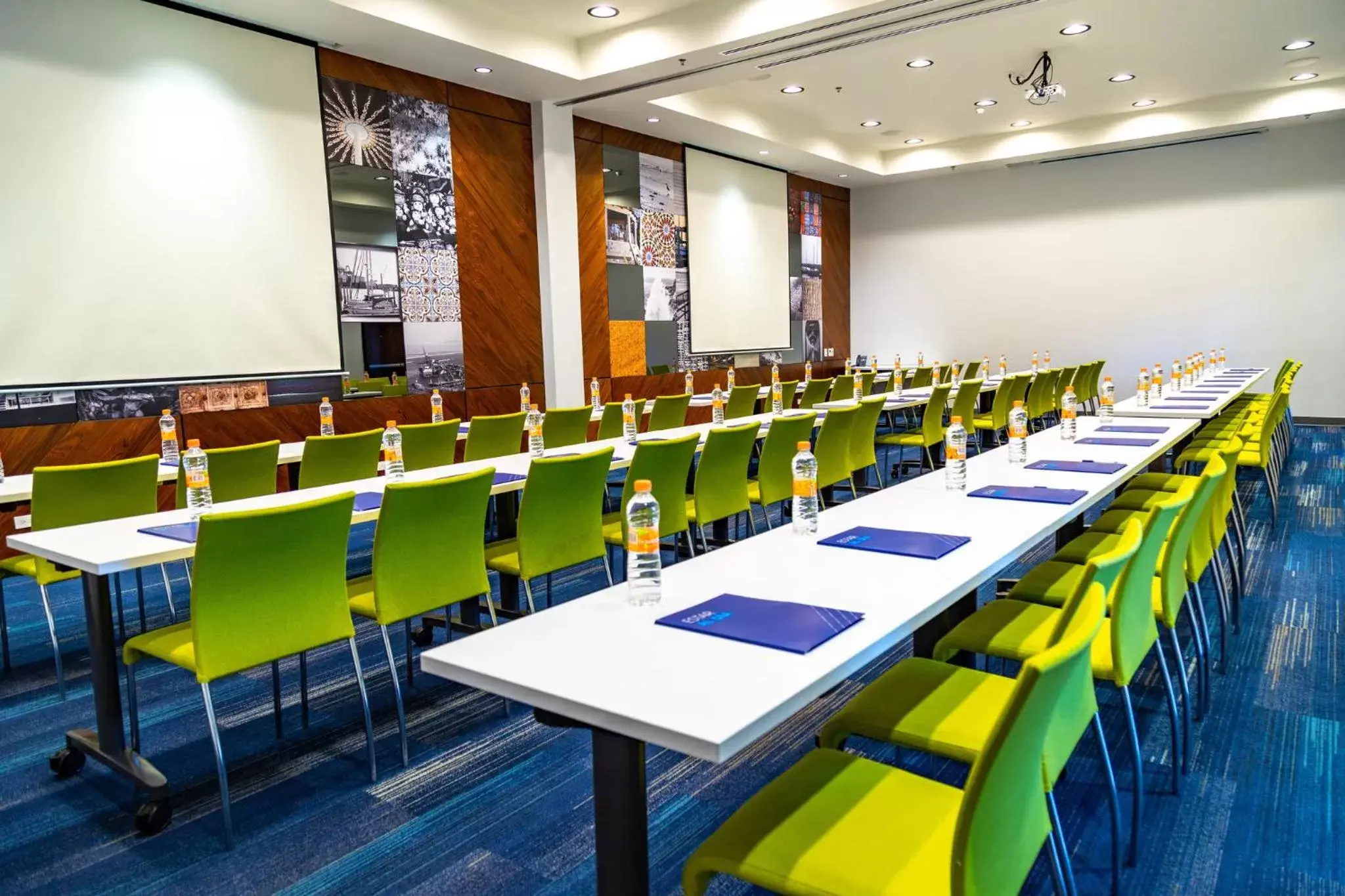 Meeting/conference room in Holiday Inn Express & Suites - Ensenada Centro, an IHG Hotel