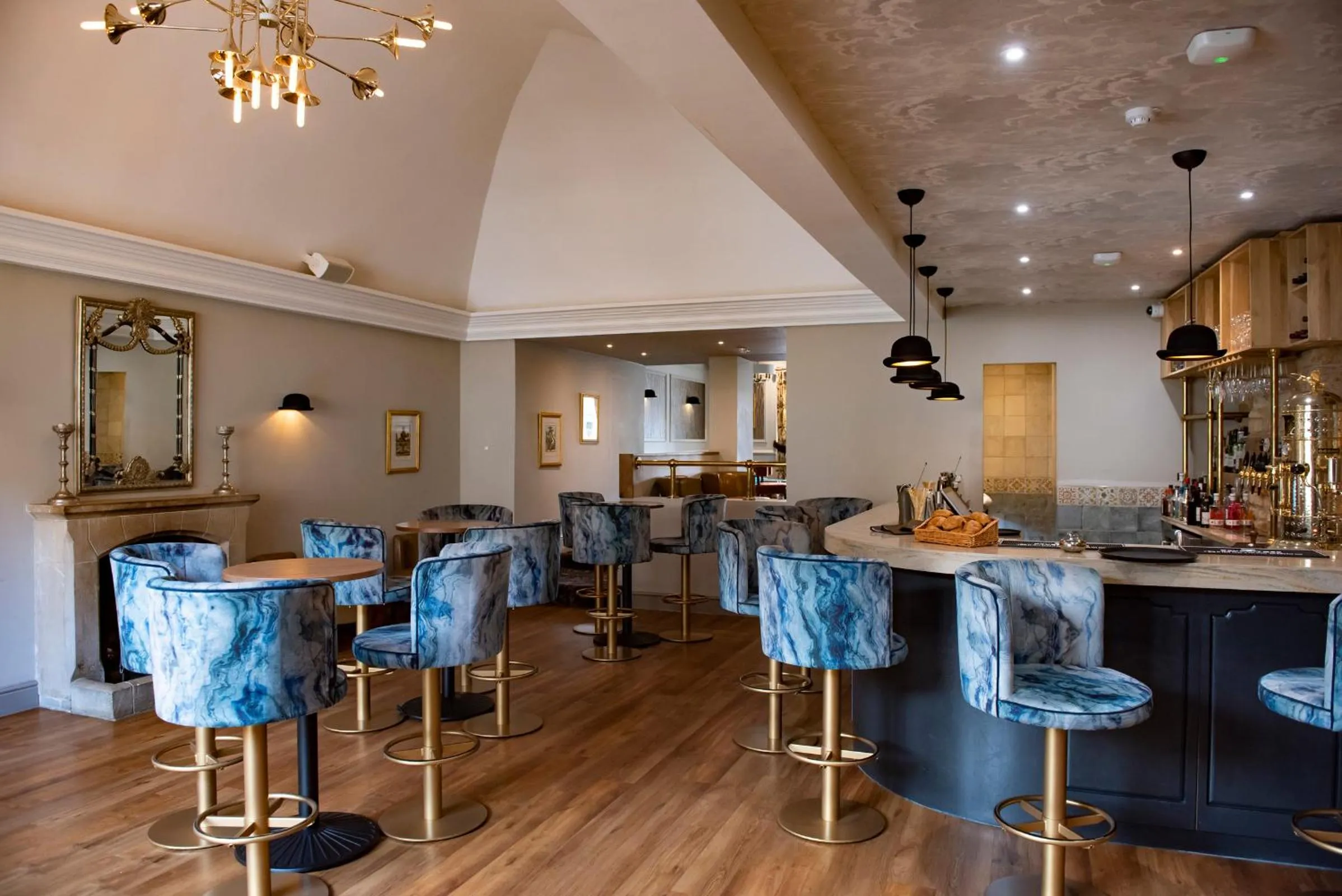 Restaurant/places to eat in The Haycock Manor Hotel