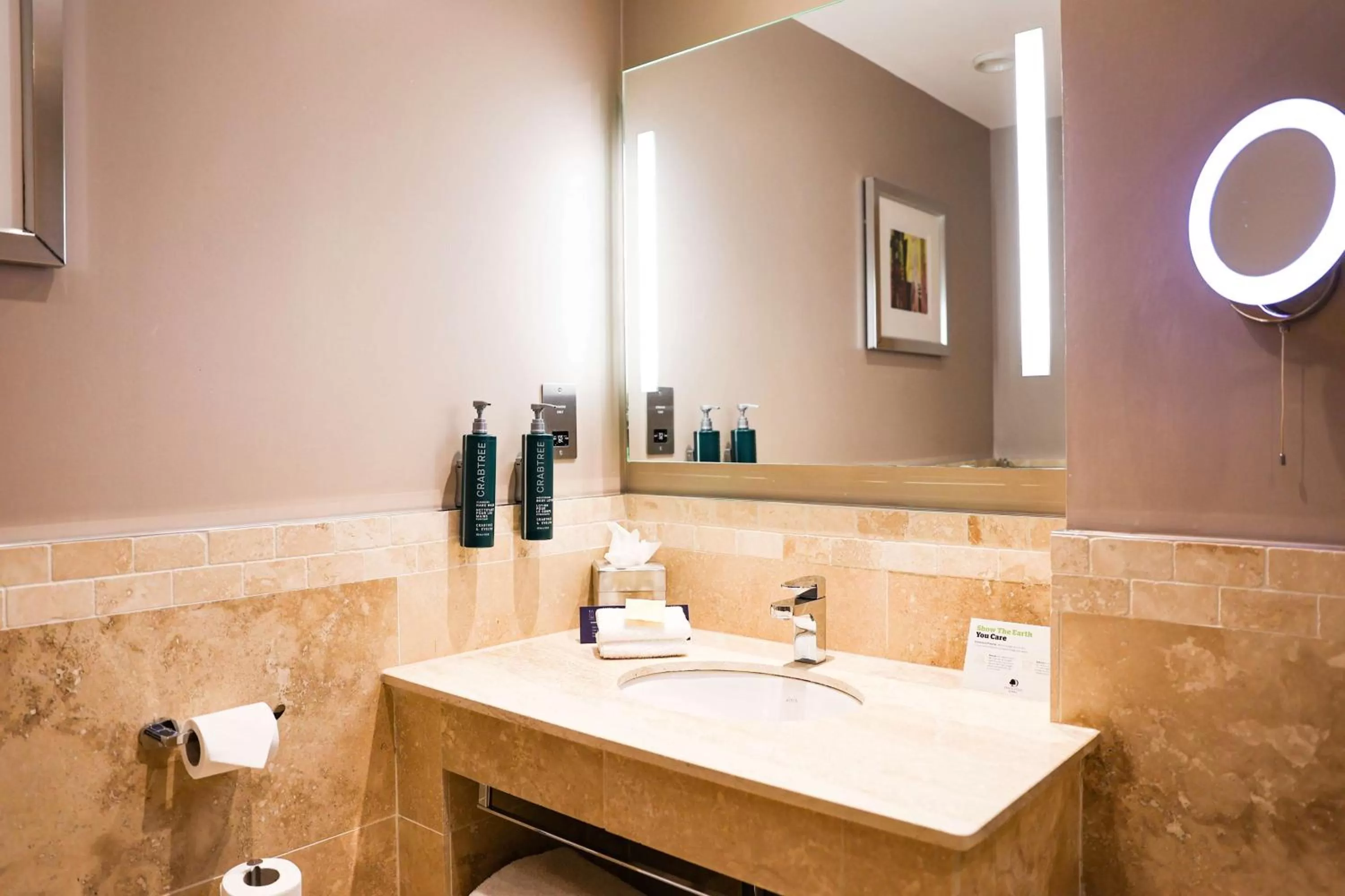 Bathroom in DoubleTree By Hilton Milton Keynes