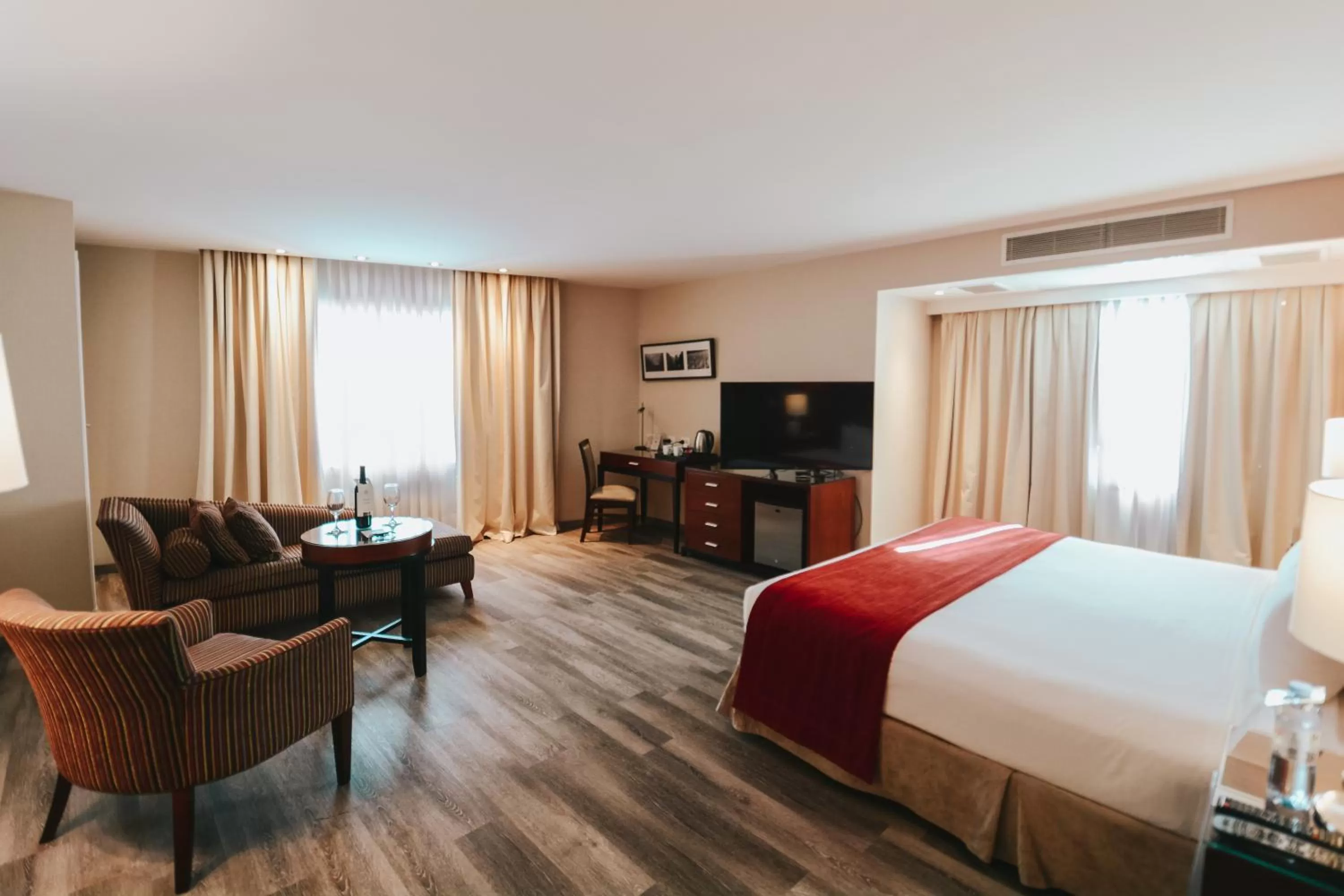 Property building, Bed in DiplomaticHotel