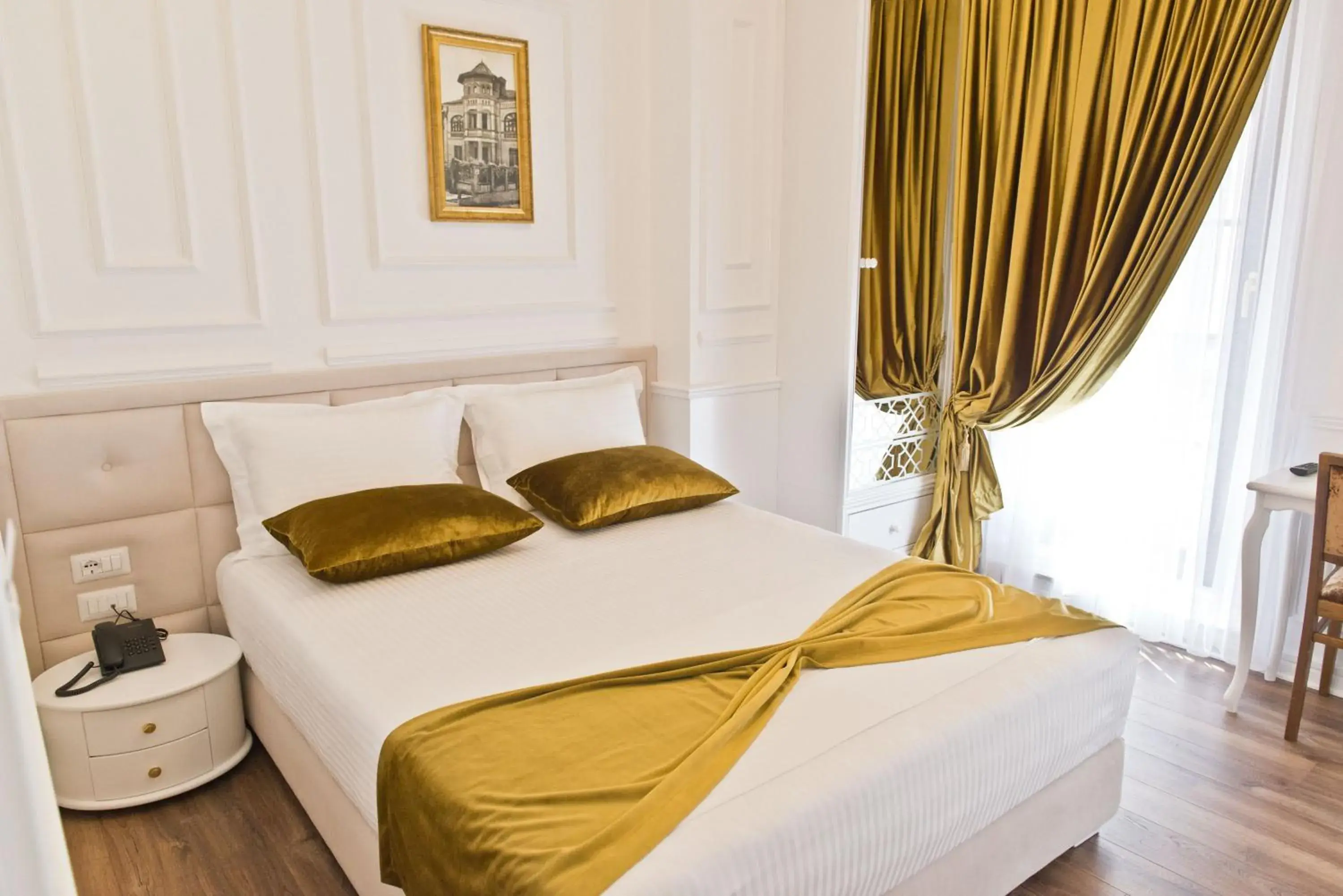 Bed, Room Photo in Eler Hotel