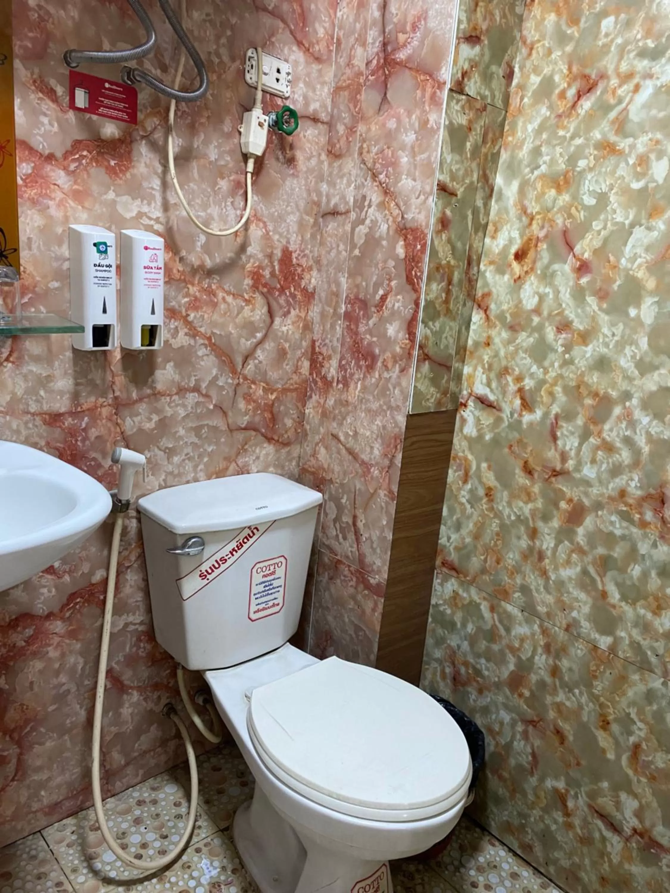 Toilet in Sophie hotel