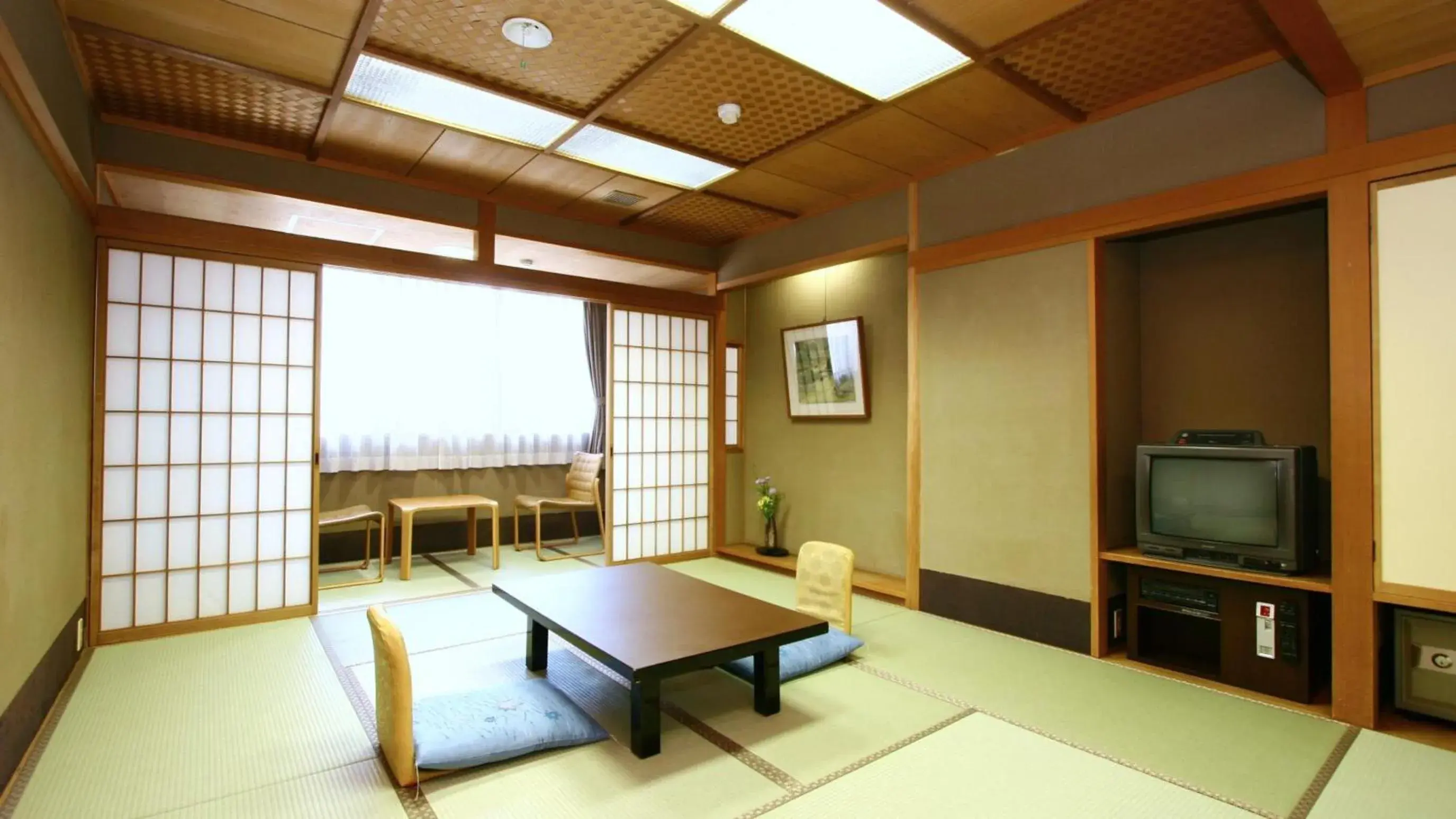 Photo of the whole room in Watazen Ryokan - Established in 1830 Photo of the whole room in Watazen Ryokan - Established in 1830