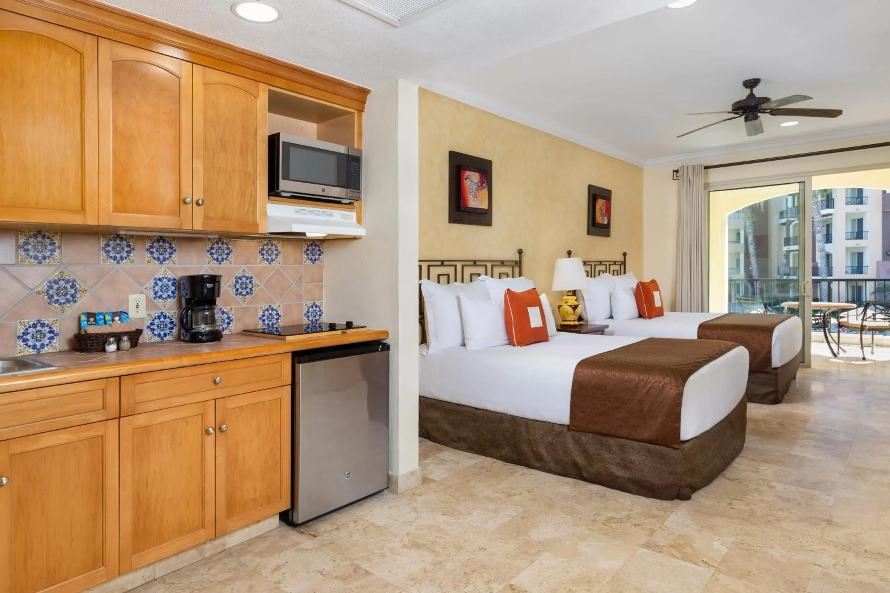 Kitchen or kitchenette in Villa del Arco Beach Resort & Spa