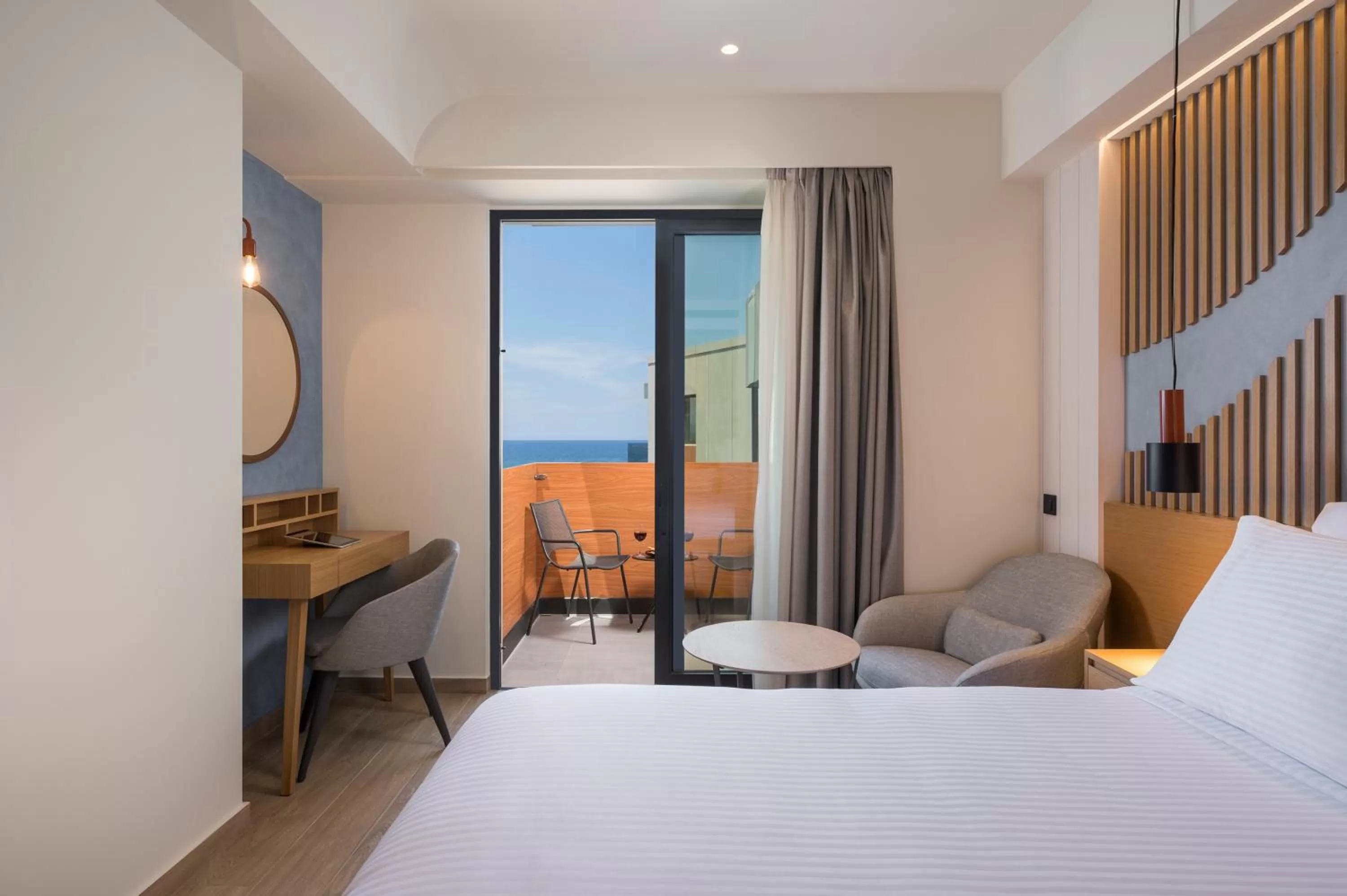 Photo of the whole room, Bed in Hyperion City Hotel & Spa