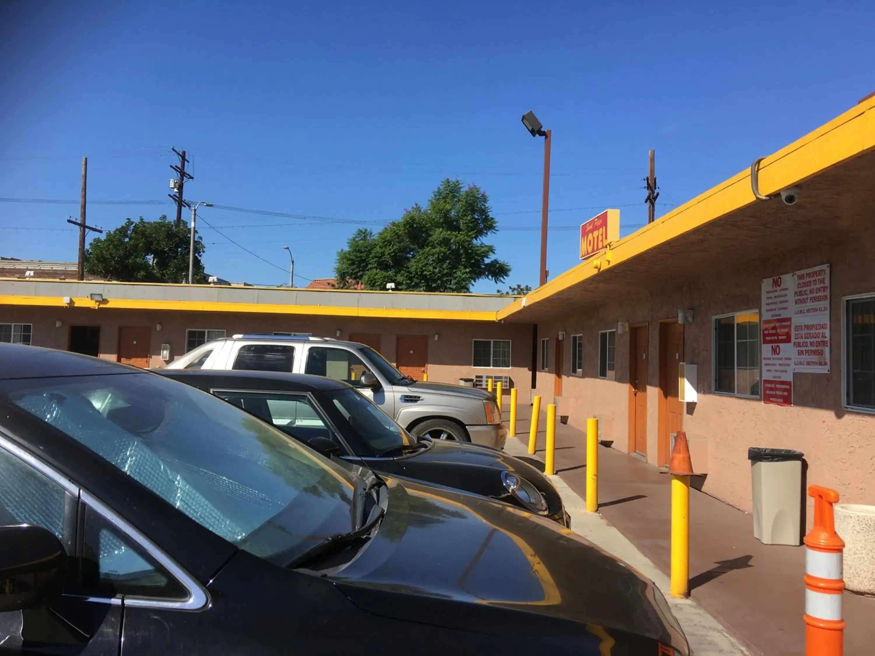 Day, Facade/Entrance in SandPiper Motel - Los Angeles