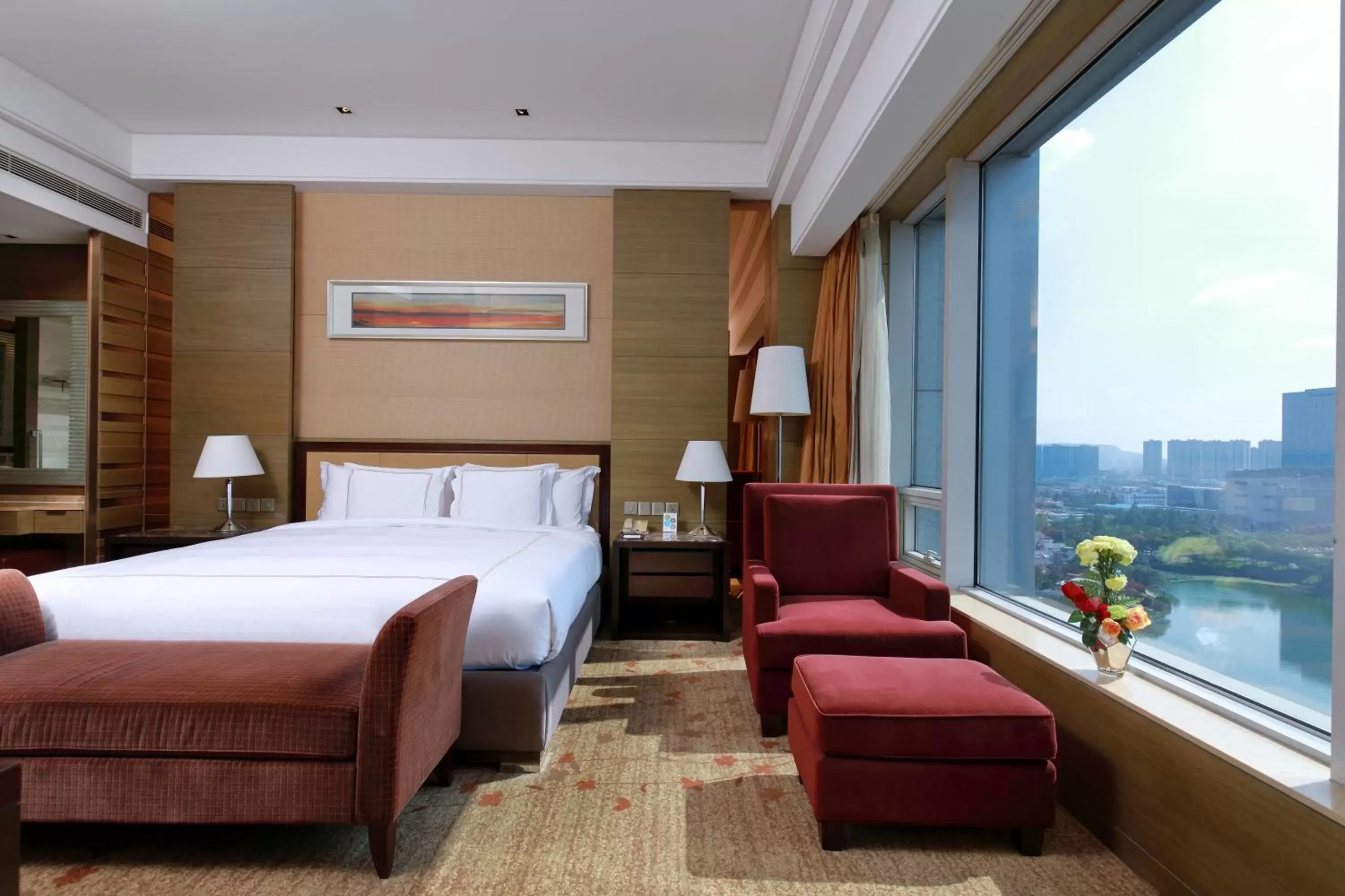 Bed in Crowne Plaza Nanjing Jiangning by IHG Bed in Crowne Plaza Nanjing Jiangning by IHG